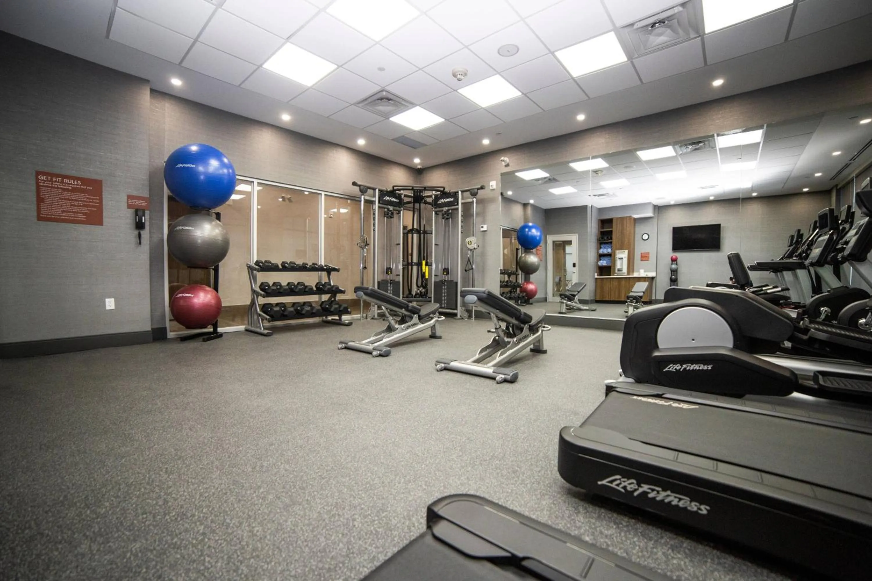 Fitness centre/facilities in TownePlace Suites by Marriott Brantford and Conference Centre
