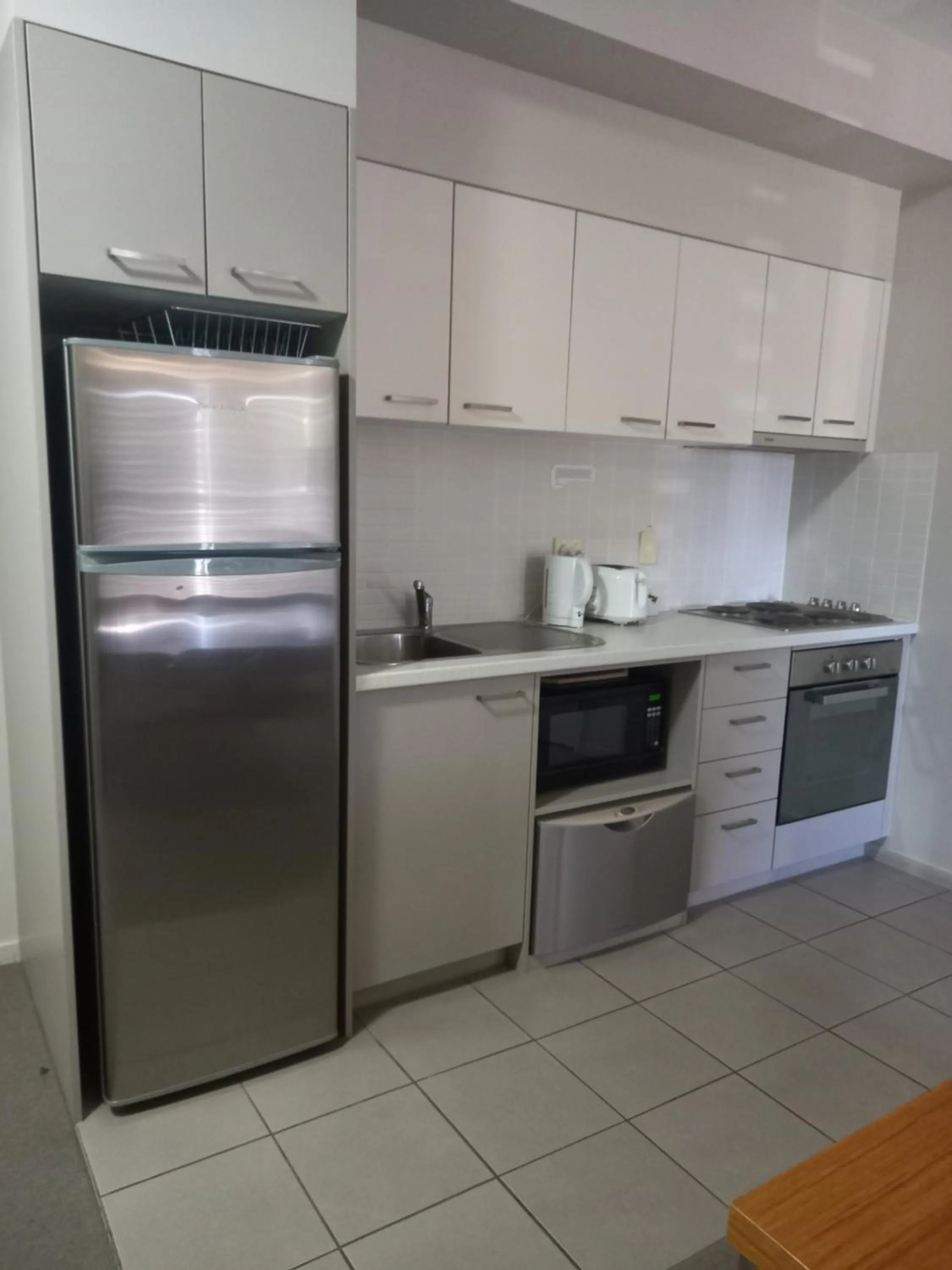 Coffee/tea facilities in Gladstone Downtown Central Apartment Hotel Official