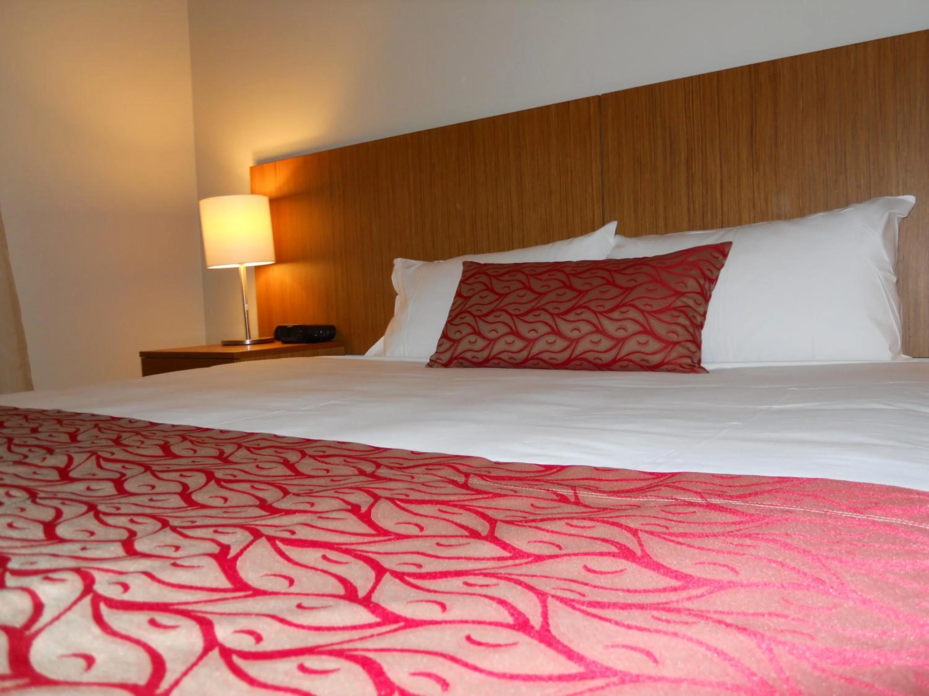 Bedroom, Bed in Gladstone Downtown Central Apartment Hotel Official