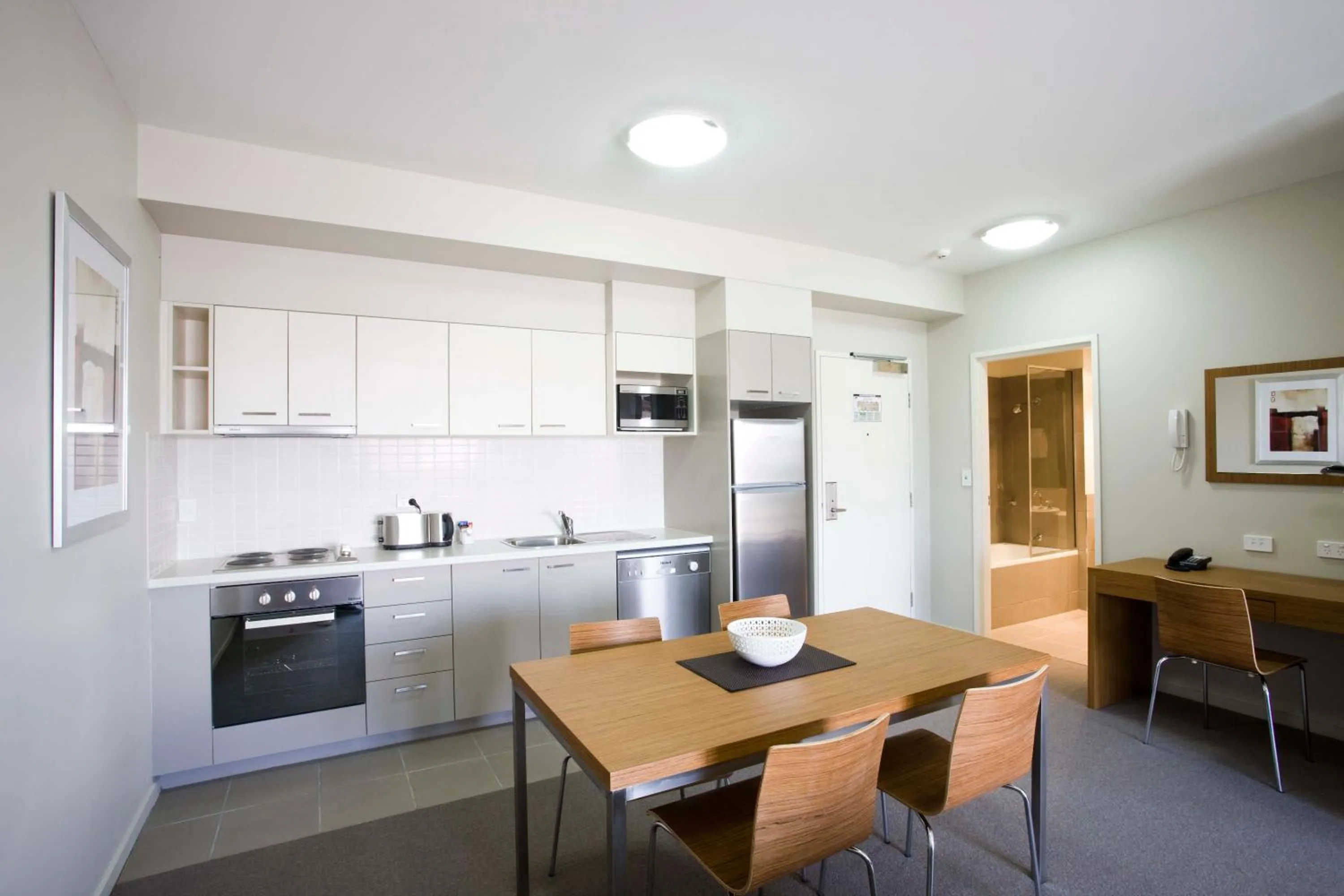 Kitchen or kitchenette in Gladstone Downtown Central Apartment Hotel Official