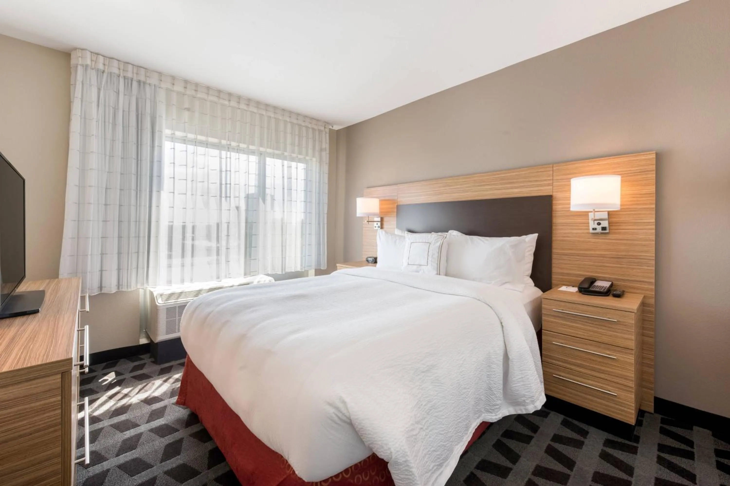 Bedroom, Bed in TownePlace Suites by Marriott Greensboro Coliseum Area