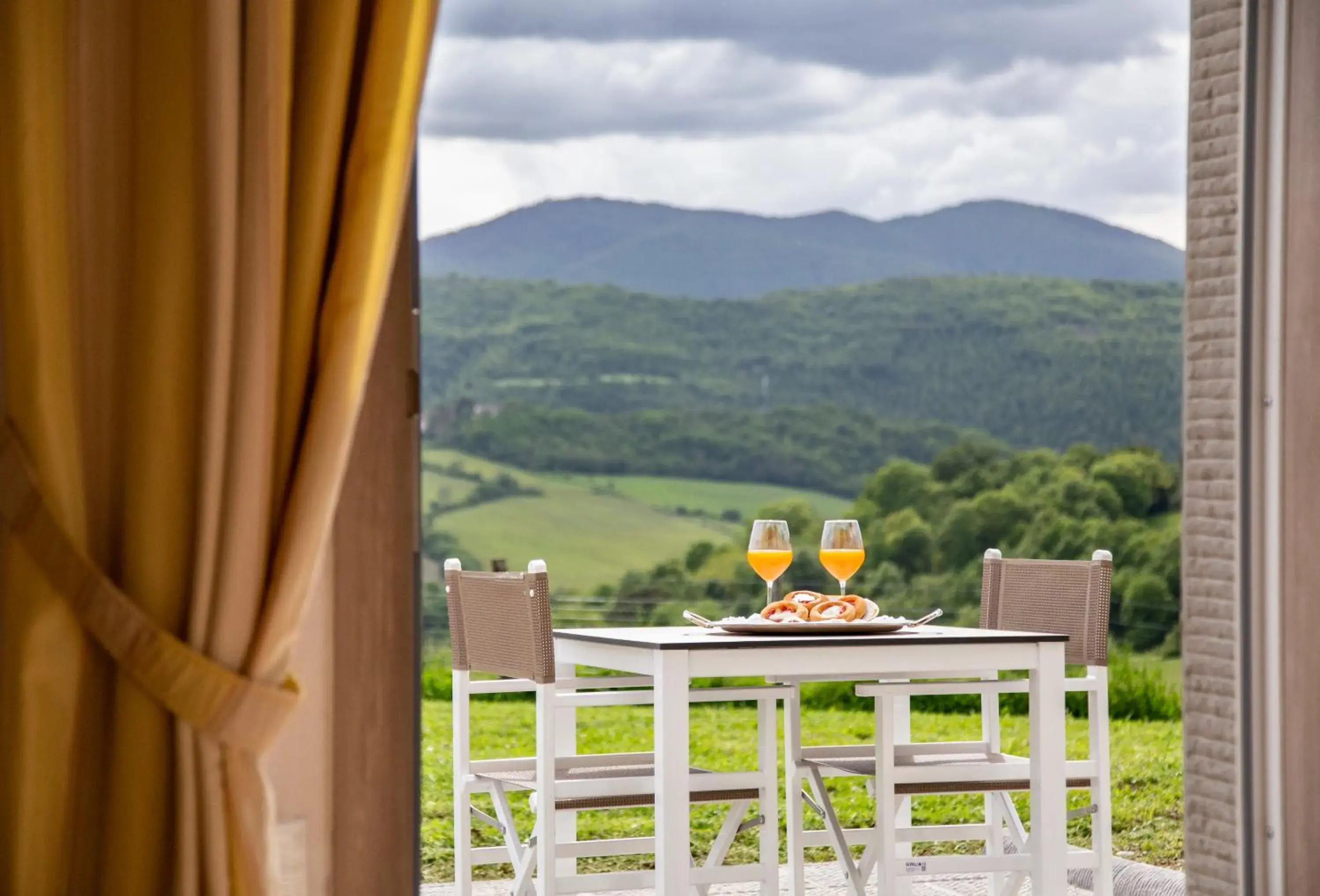 Mountain view in Agri Resort & SPA Le Colline del Paradiso Mountain view in Agri Resort & SPA Le Colline del Paradiso