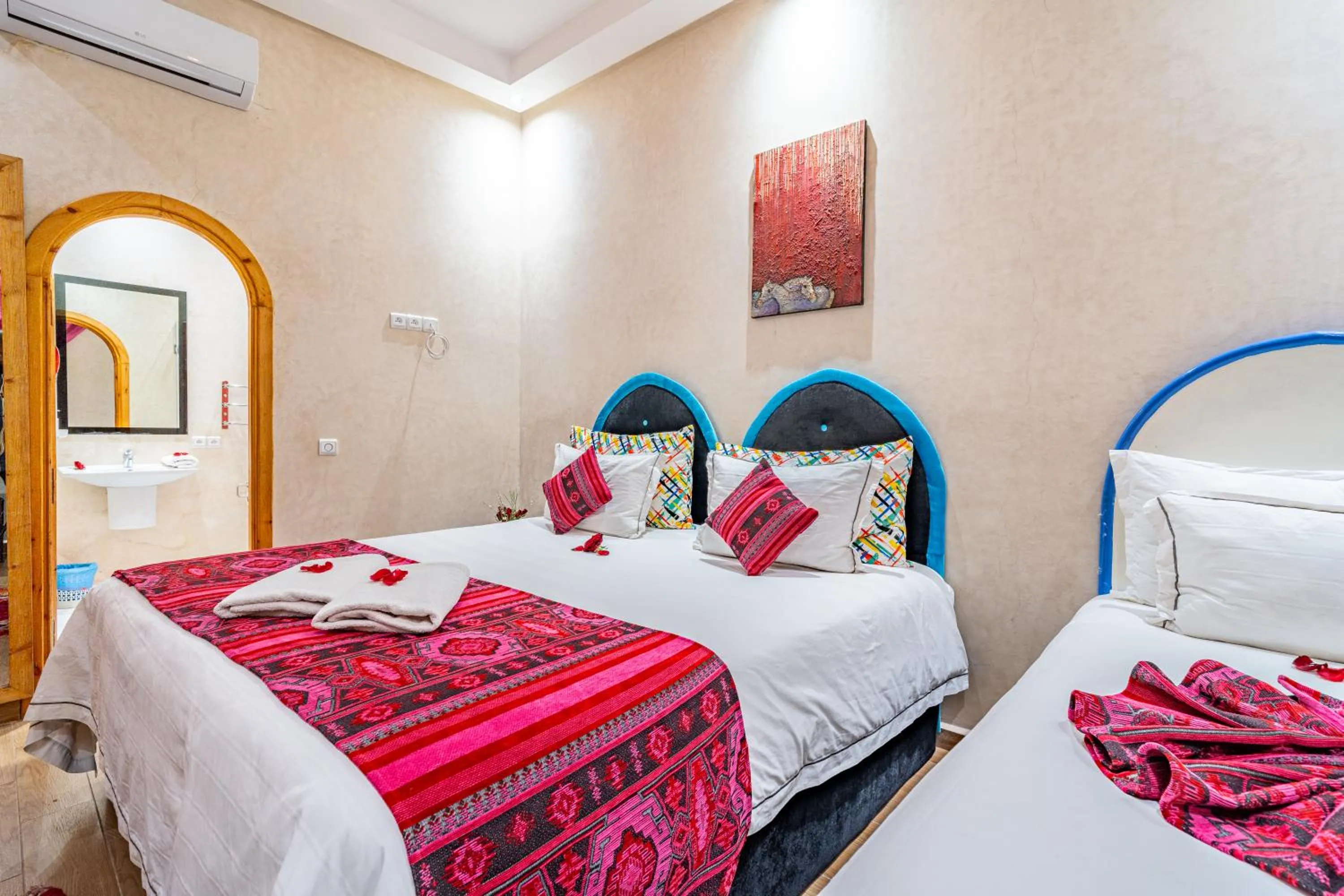 Photo of the whole room, Bed in Maison KA