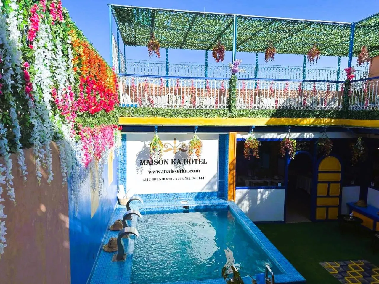 Swimming pool in Maison KA