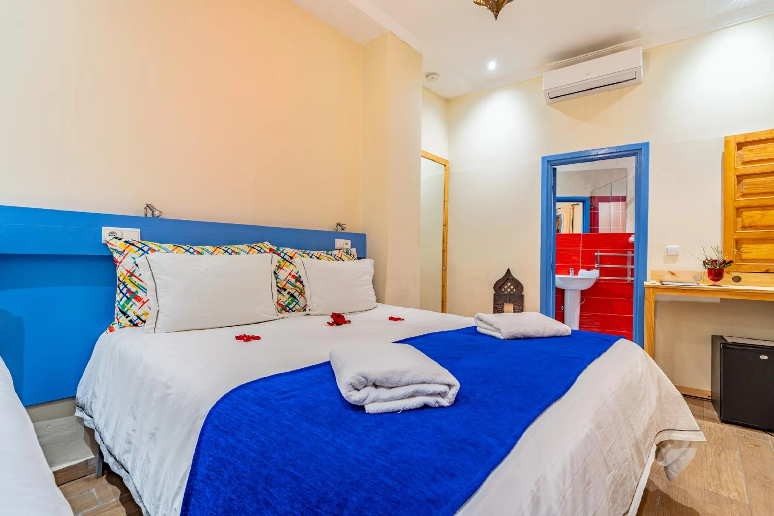 Photo of the whole room, Bed in Maison KA