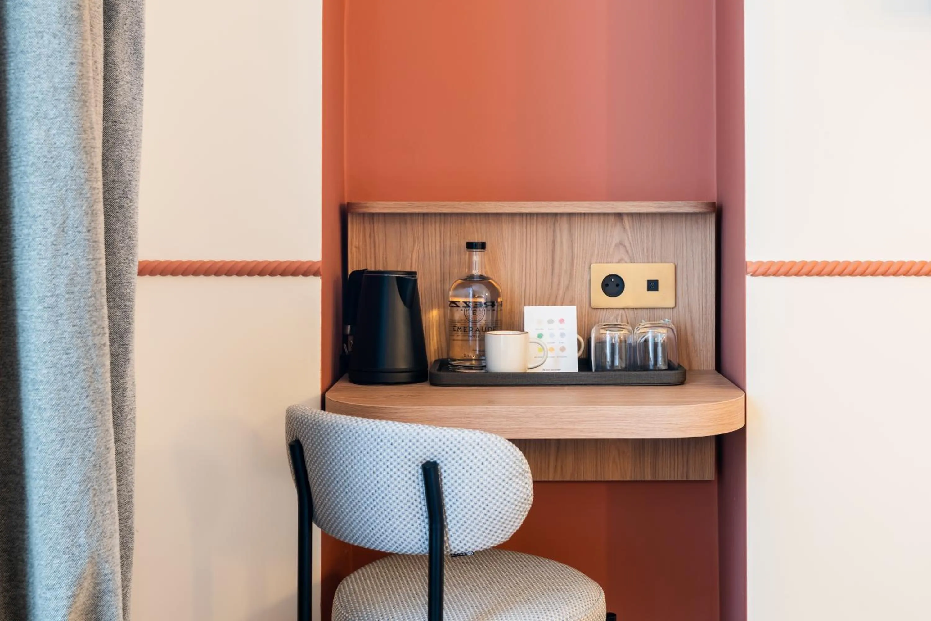 Coffee/tea facilities in Hotel d'Espagne