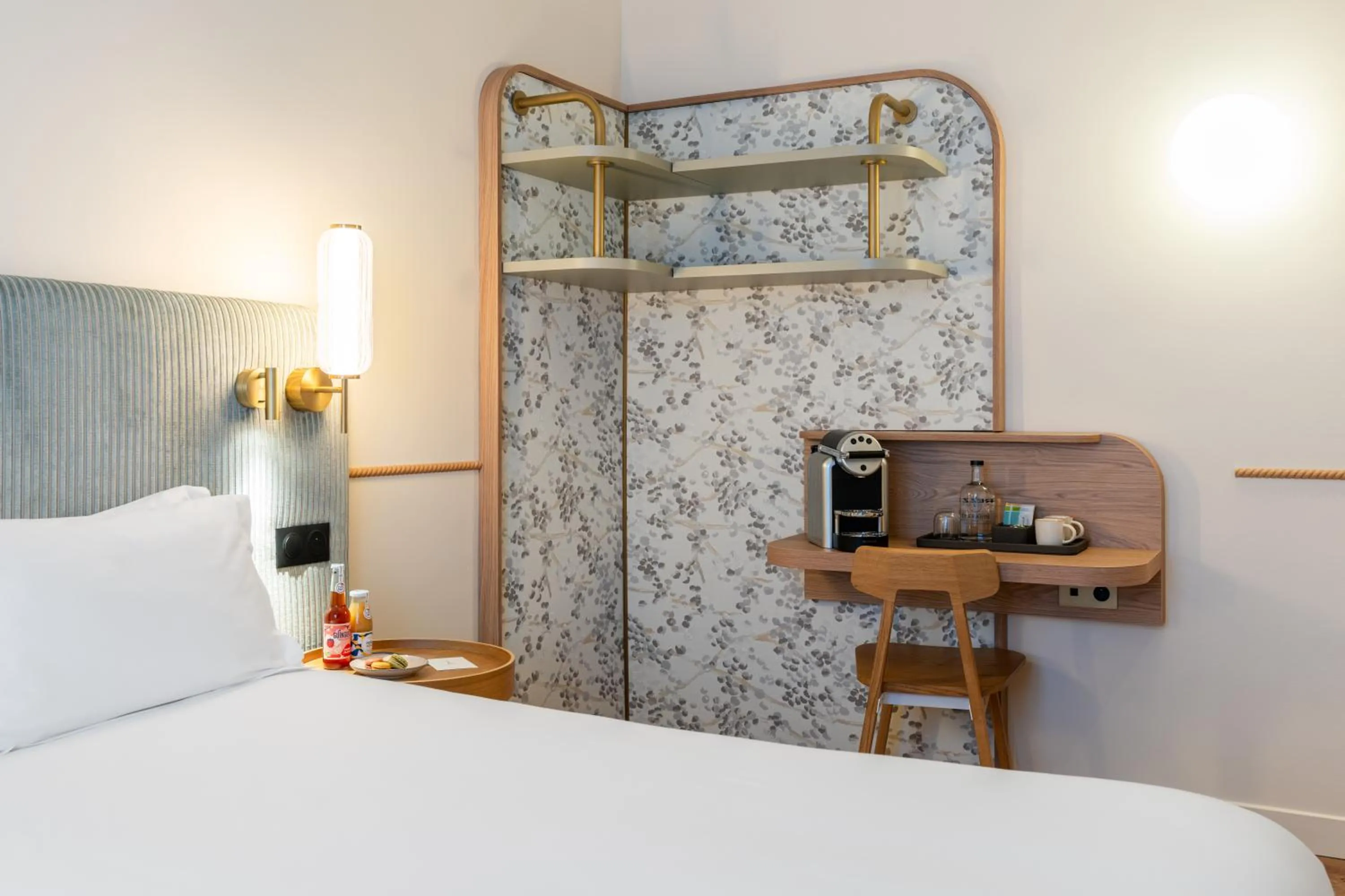Coffee/tea facilities, Bed in Hotel d'Espagne