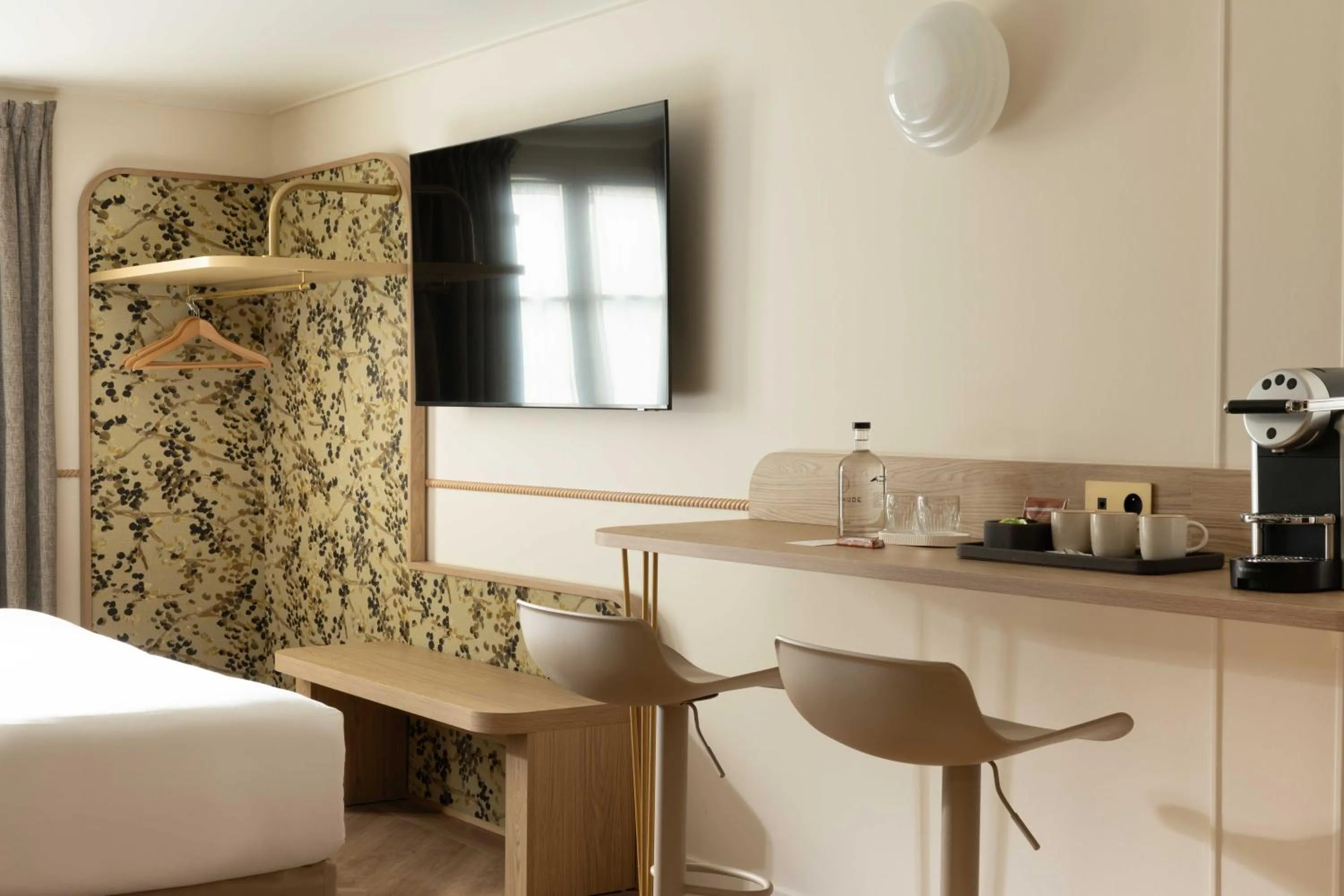 TV and multimedia, Bed in Hotel d'Espagne