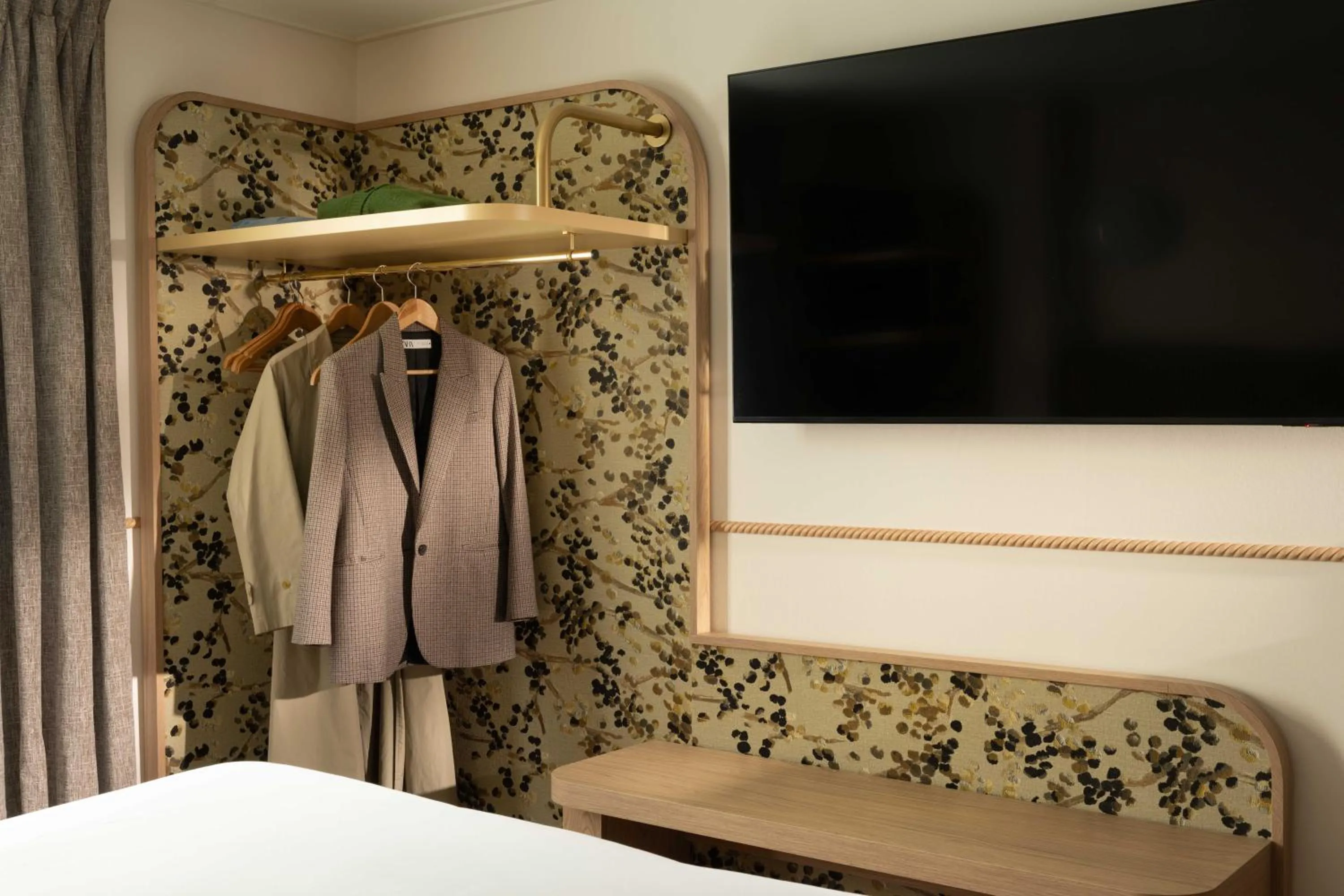 TV and multimedia in Hotel d'Espagne