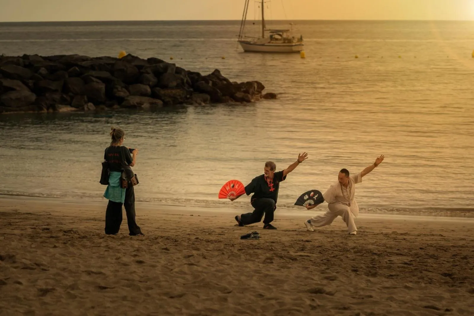 People in Comodoro Estudio Vista Mar Explotaciones Ravel