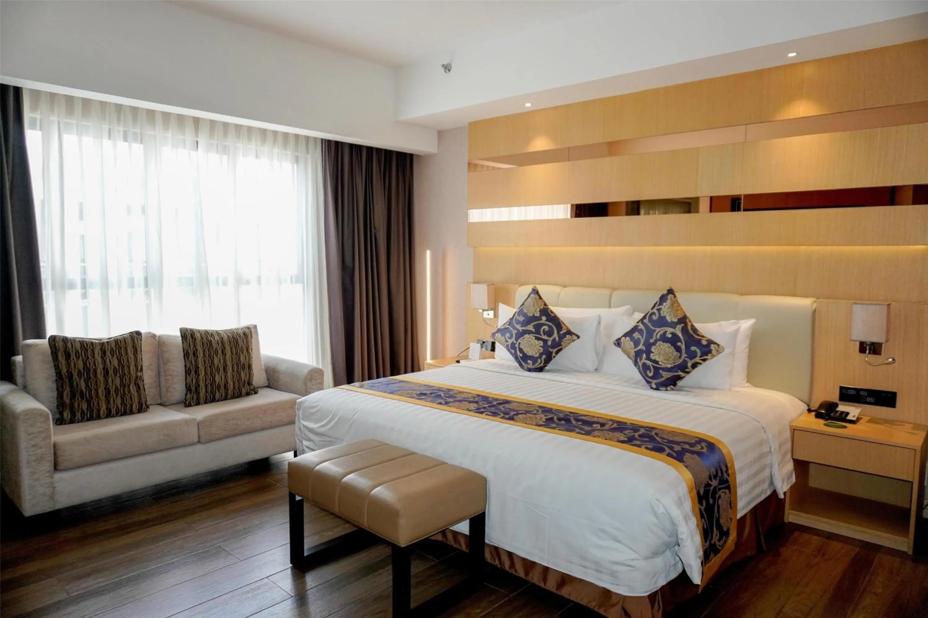 Bedroom, Bed in Best Western Plus Metro Clark