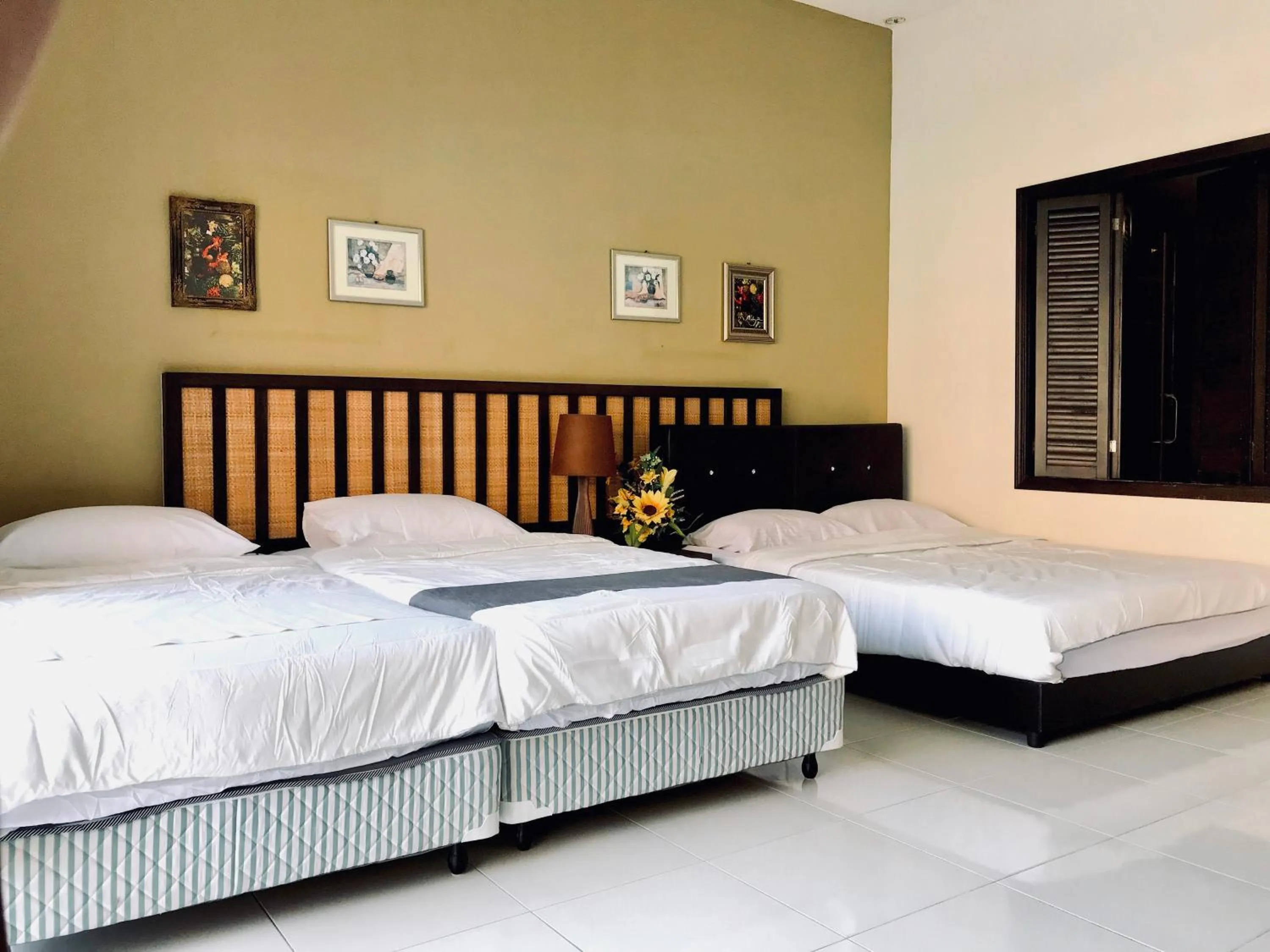 Bed in Gold Coast Morib Studio l Apartment I Penthouse