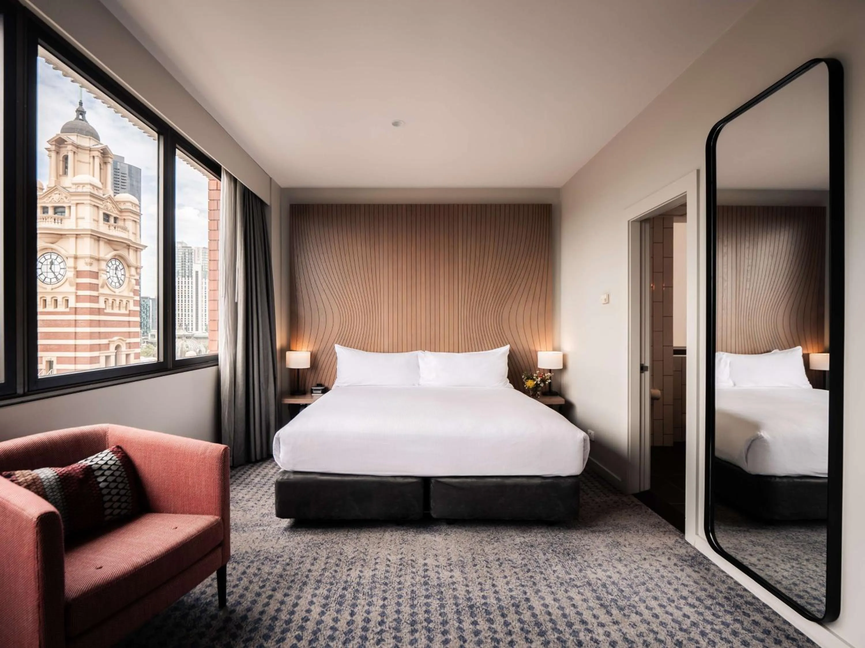 Bed in DoubleTree by Hilton Melbourne