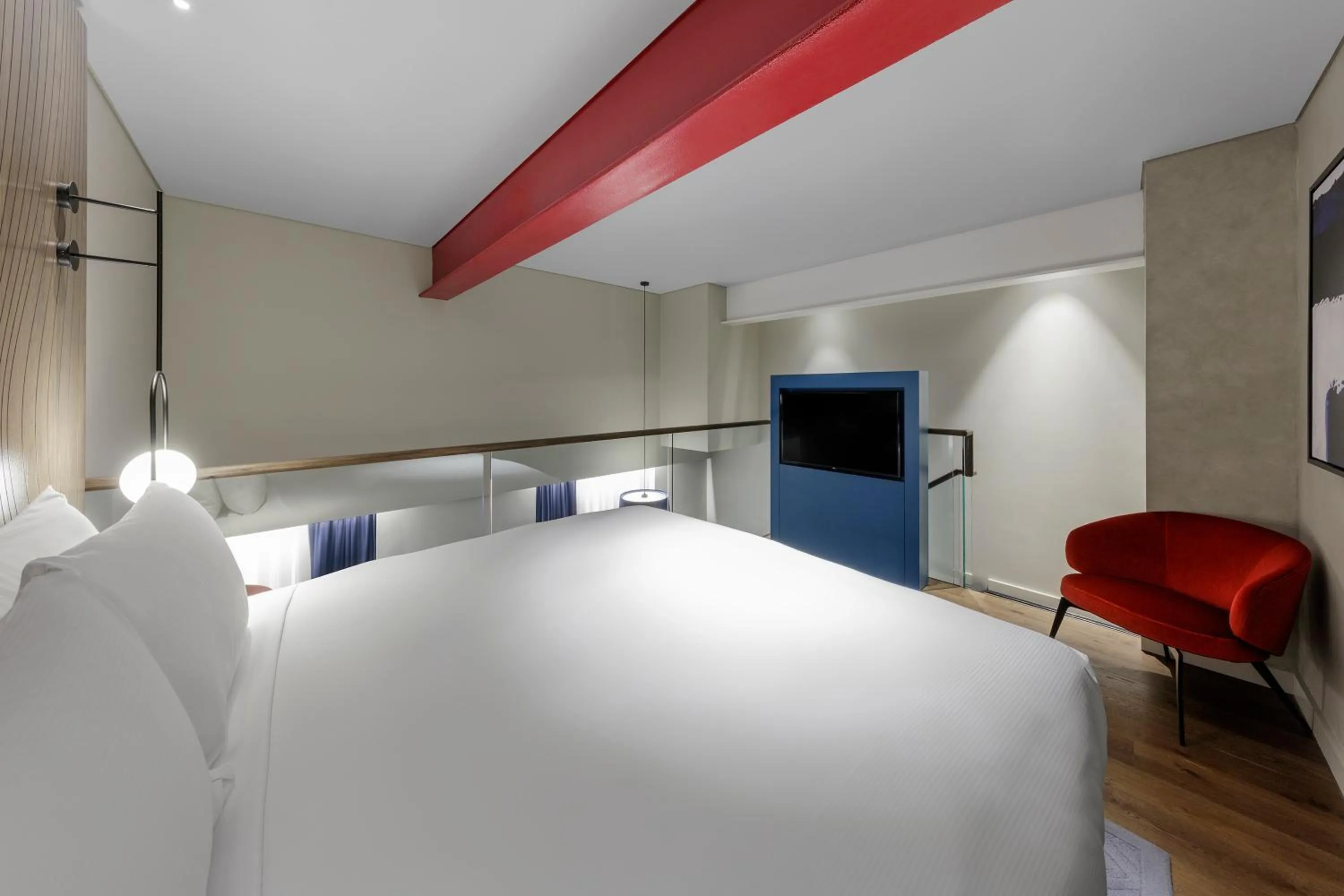 Bed in DoubleTree by Hilton Melbourne