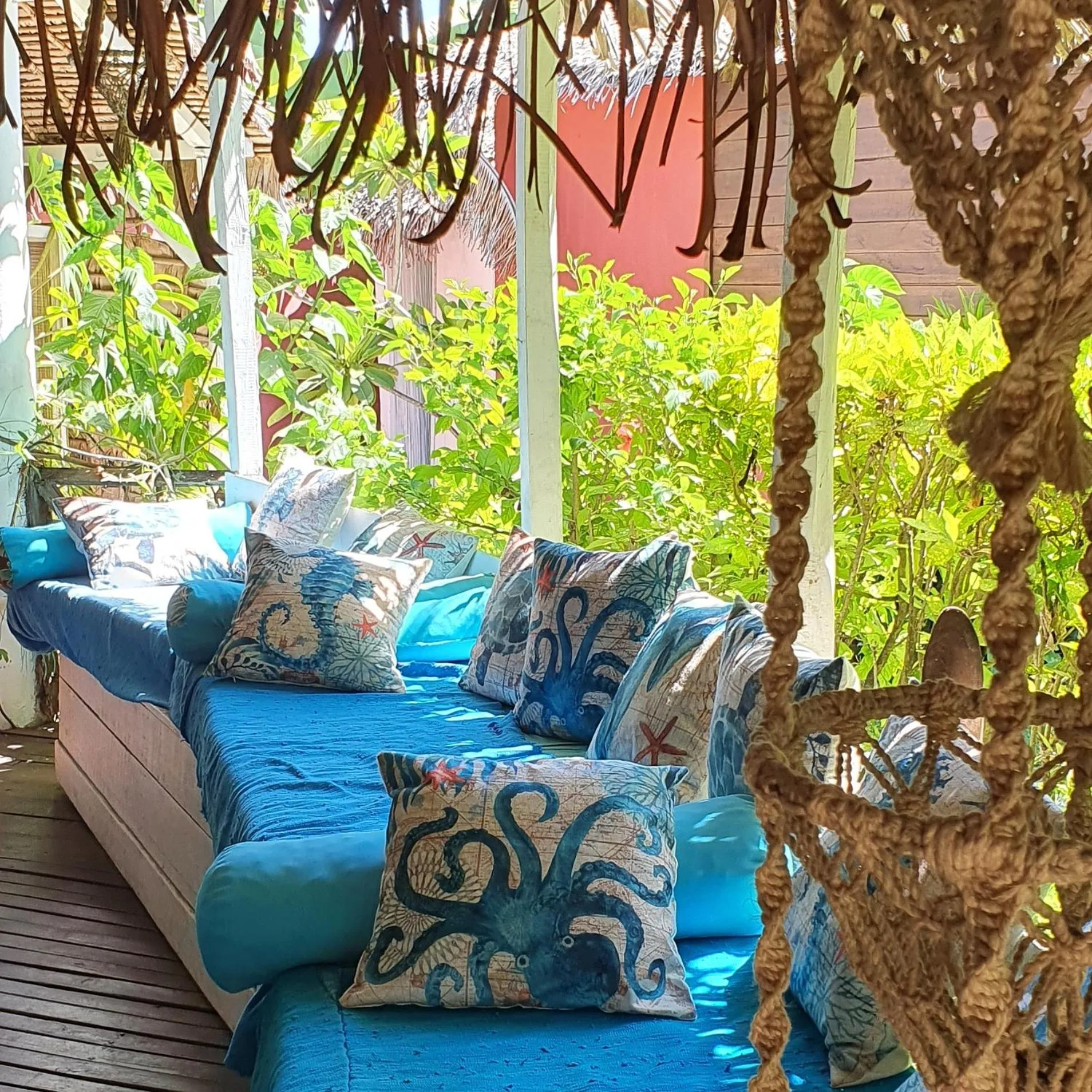 Patio in Hotel ECOLODGE LE RAVORAHA