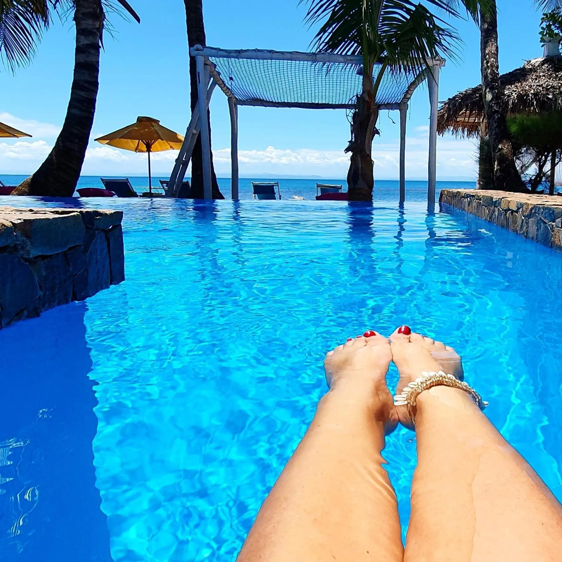 Swimming pool in Hotel ECOLODGE LE RAVORAHA