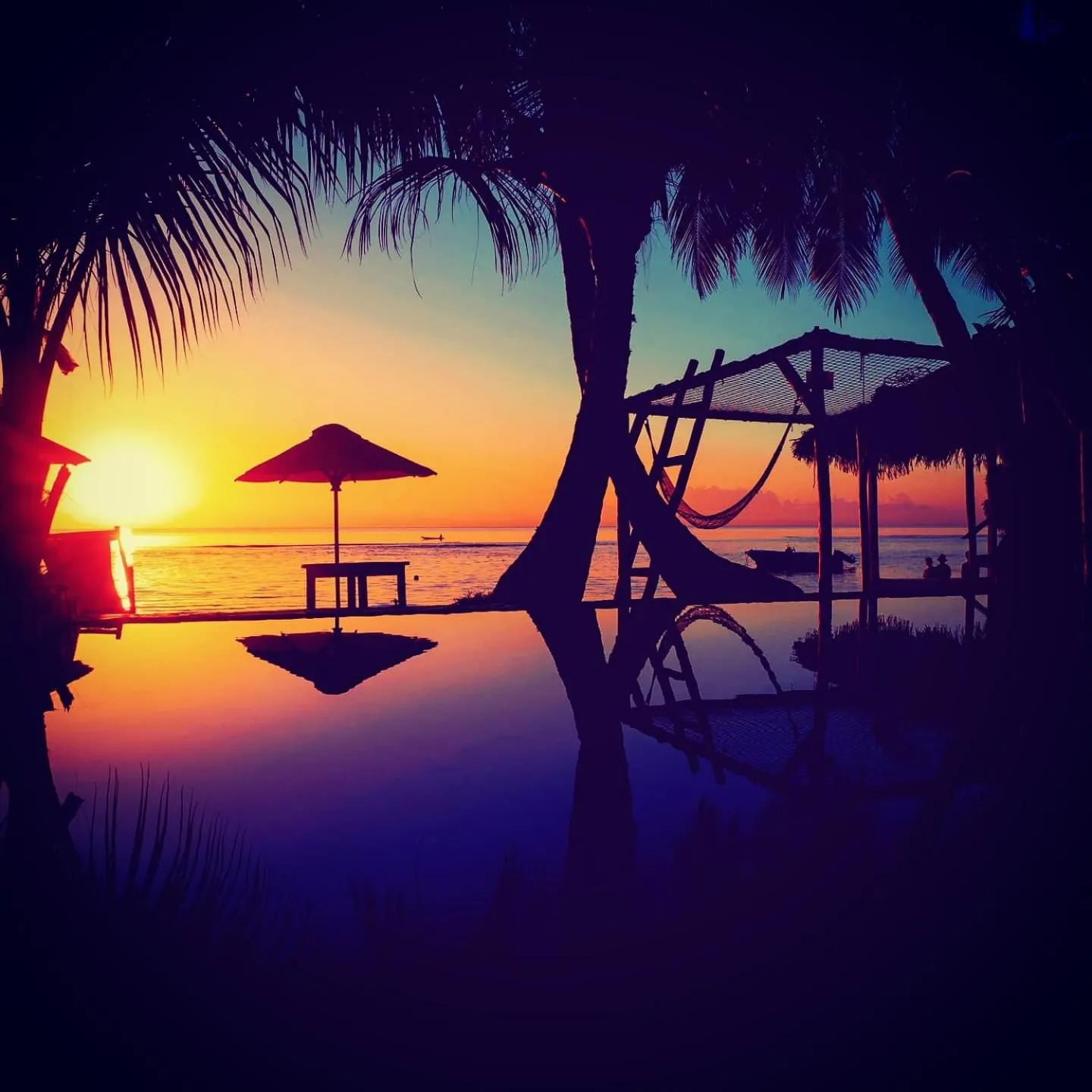 Swimming pool in Hotel ECOLODGE LE RAVORAHA