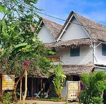 Property building in Hotel ECOLODGE LE RAVORAHA