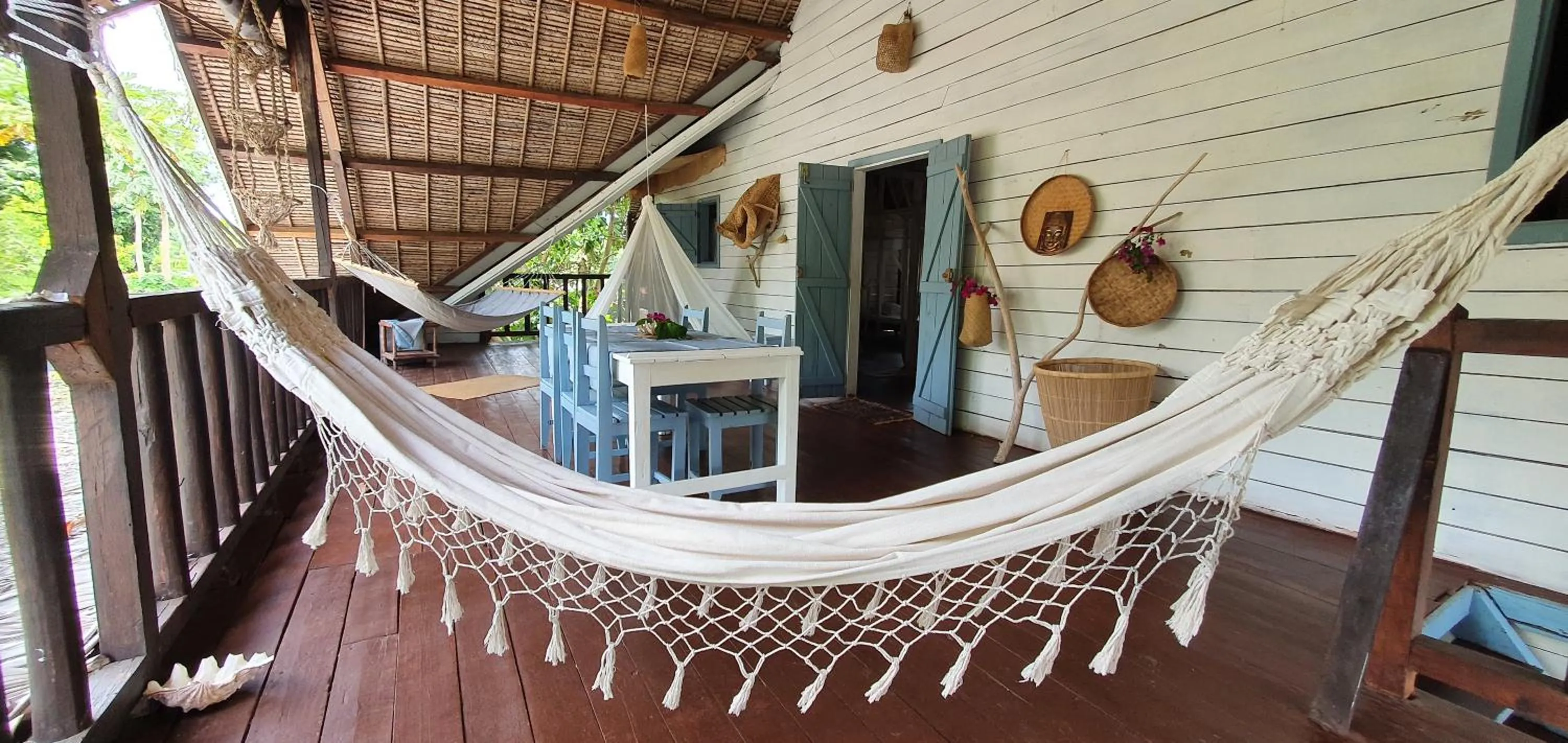 Patio in Hotel ECOLODGE LE RAVORAHA