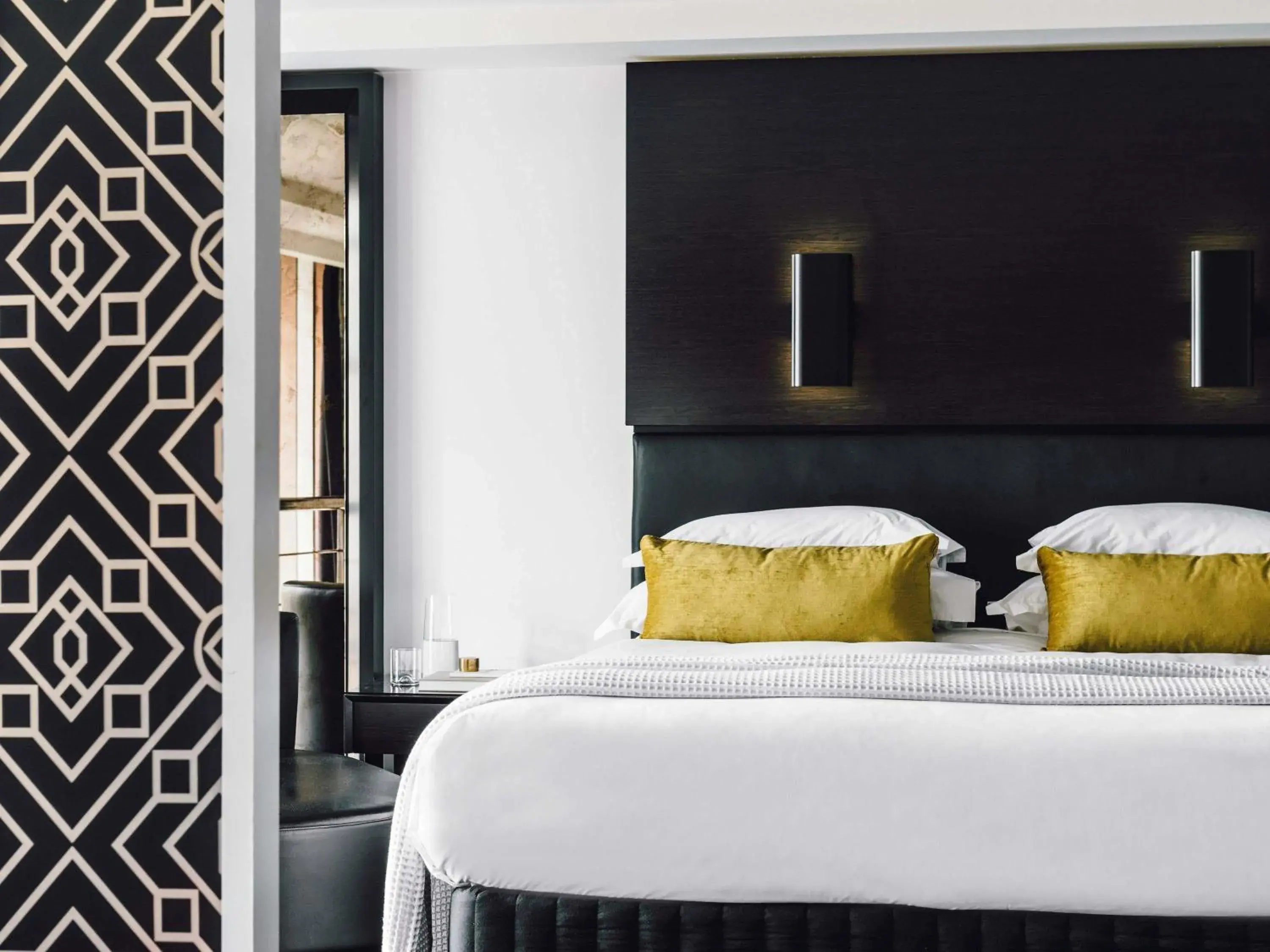 Bedroom, Bed in The Como Melbourne Bedroom, Bed in The Como Melbourne