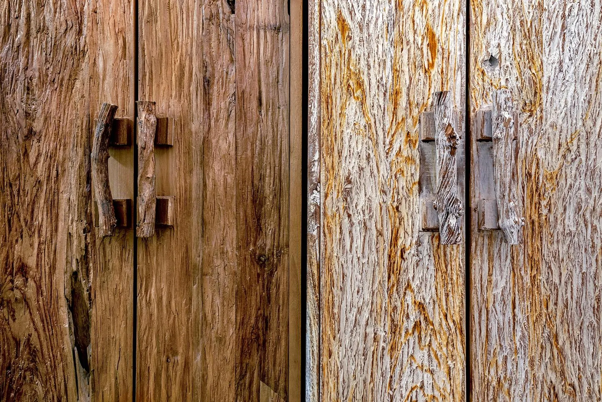 wardrobe in La Guarida Suites