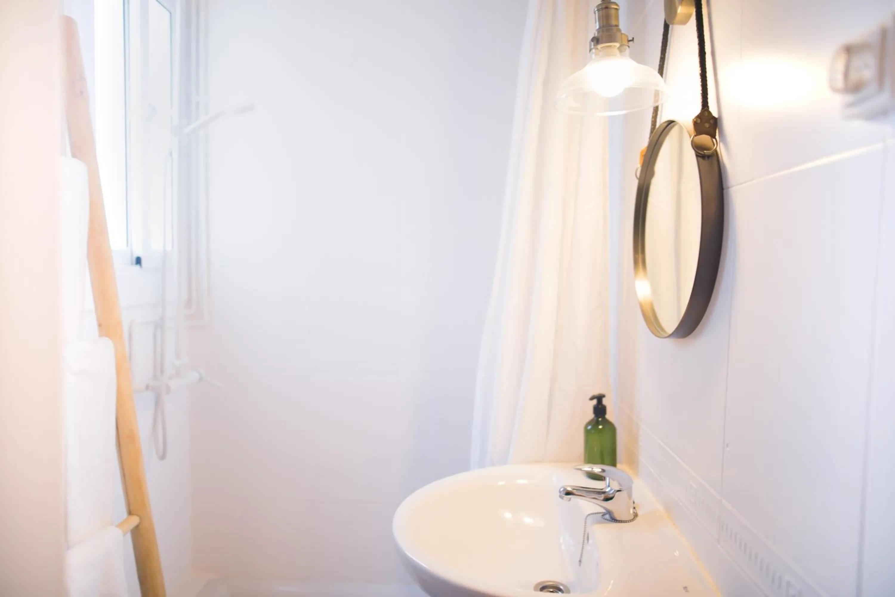 Shower in La Guarida Suites