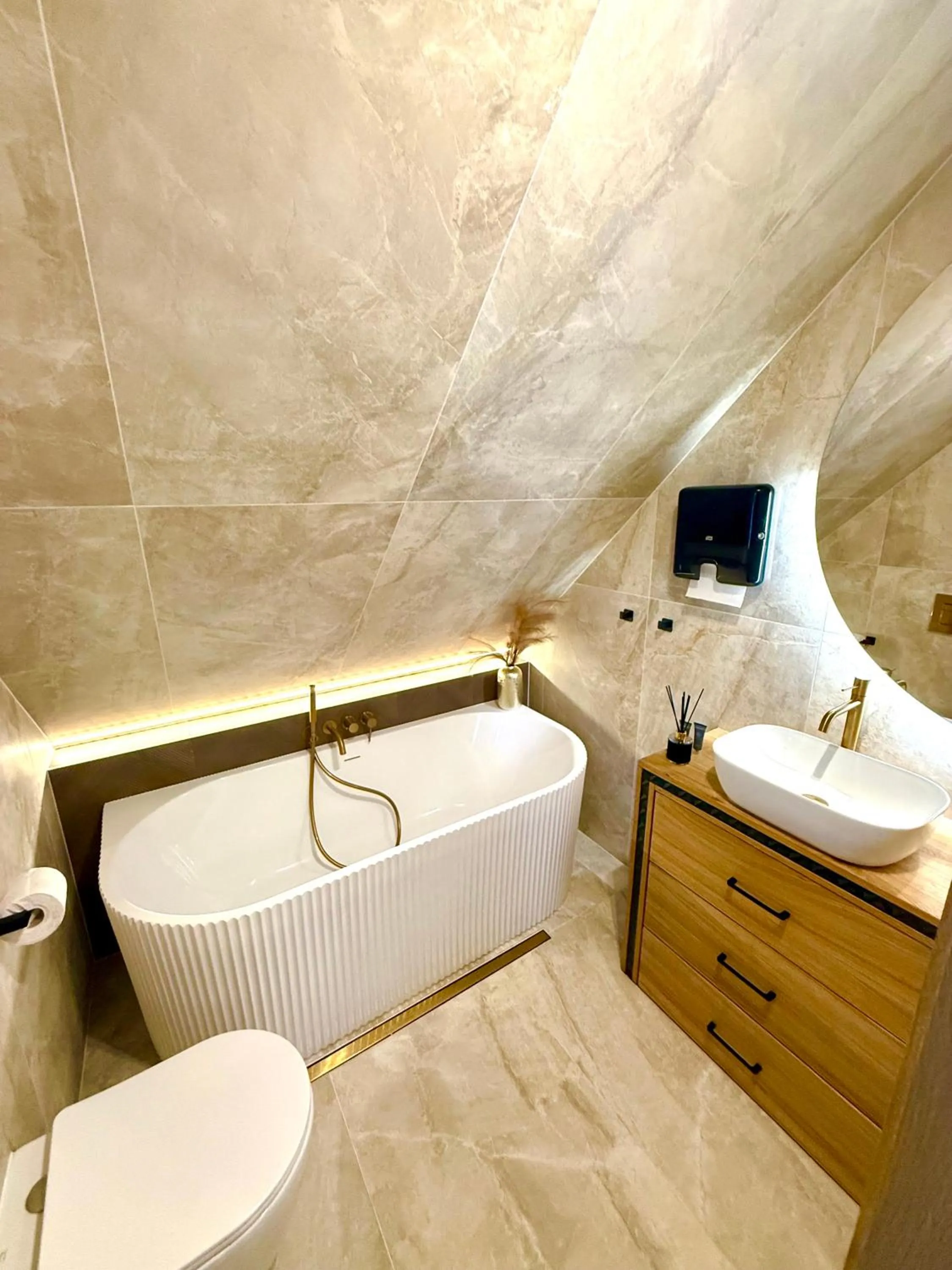 Bathroom, Bed in Willa Regina I Resort & SPA