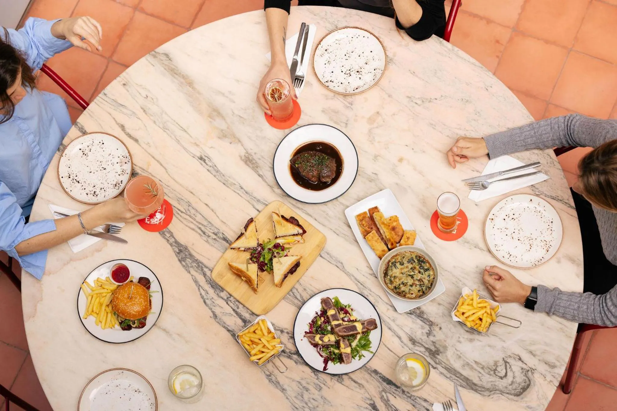 Esqina Cosmopolitan Lodge