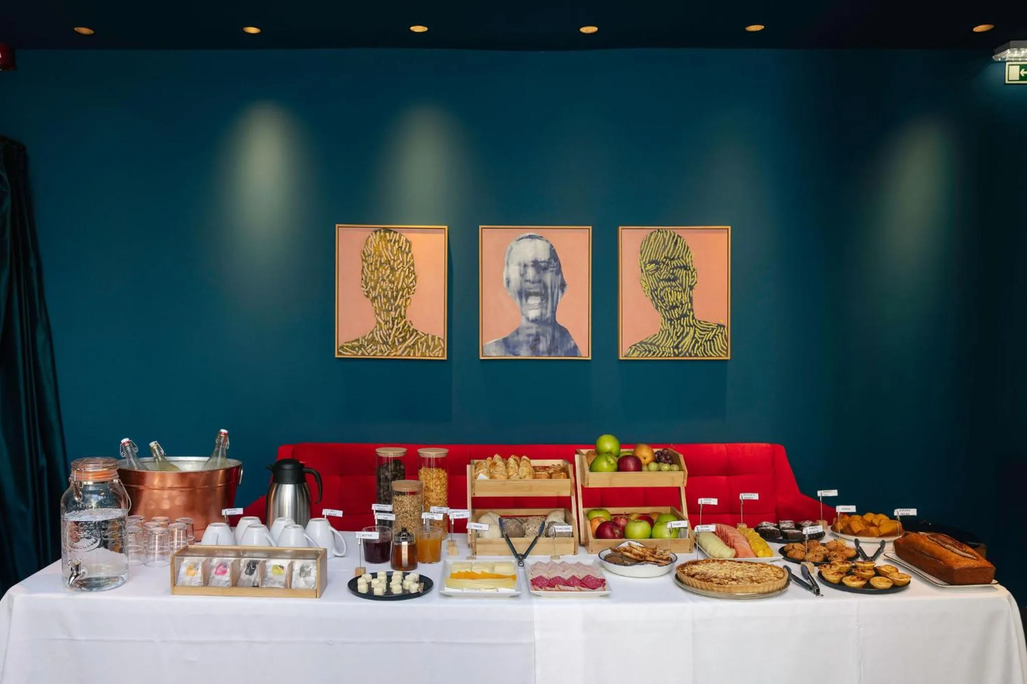 Esqina Cosmopolitan Lodge