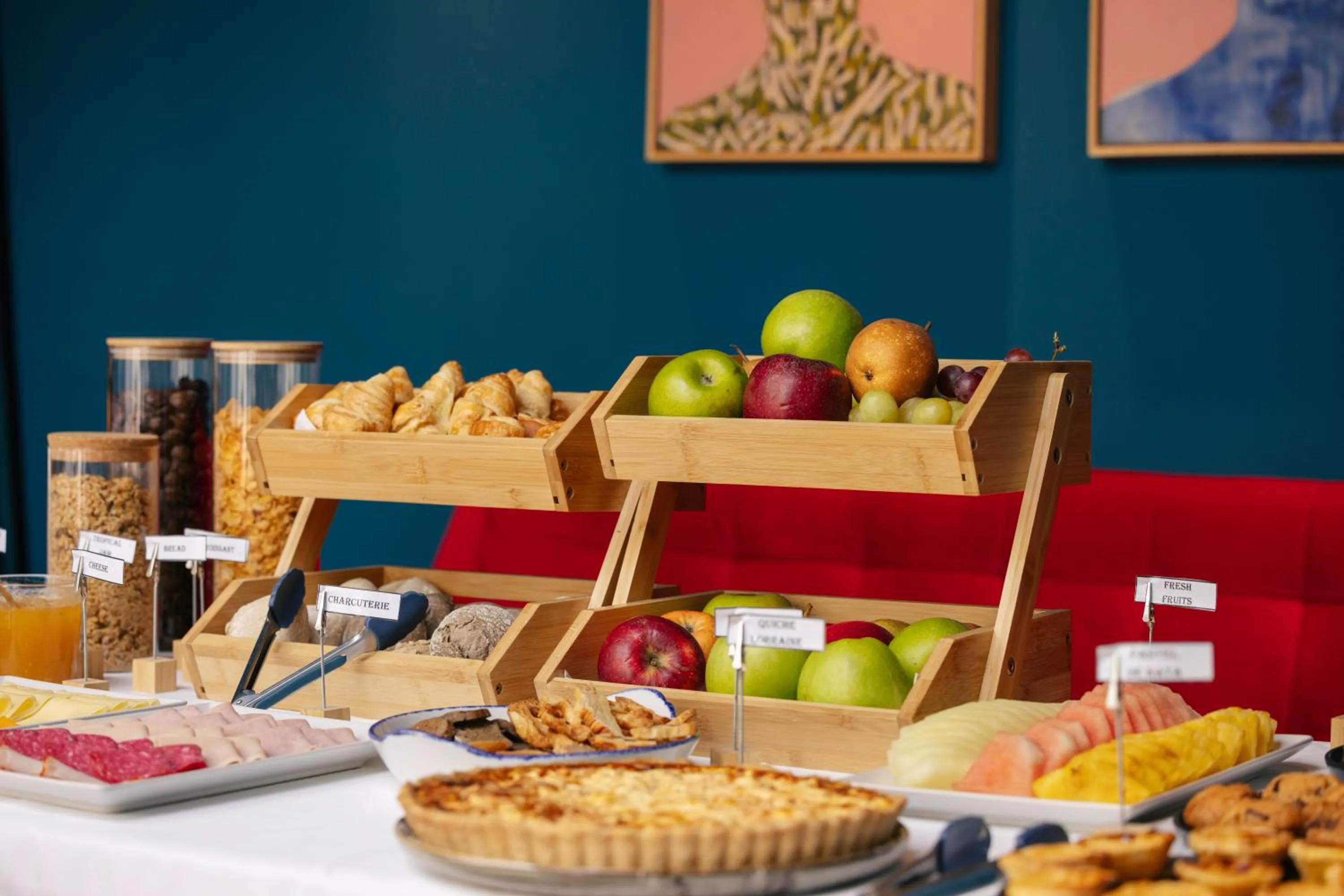 Food and drinks in Esqina Cosmopolitan Lodge