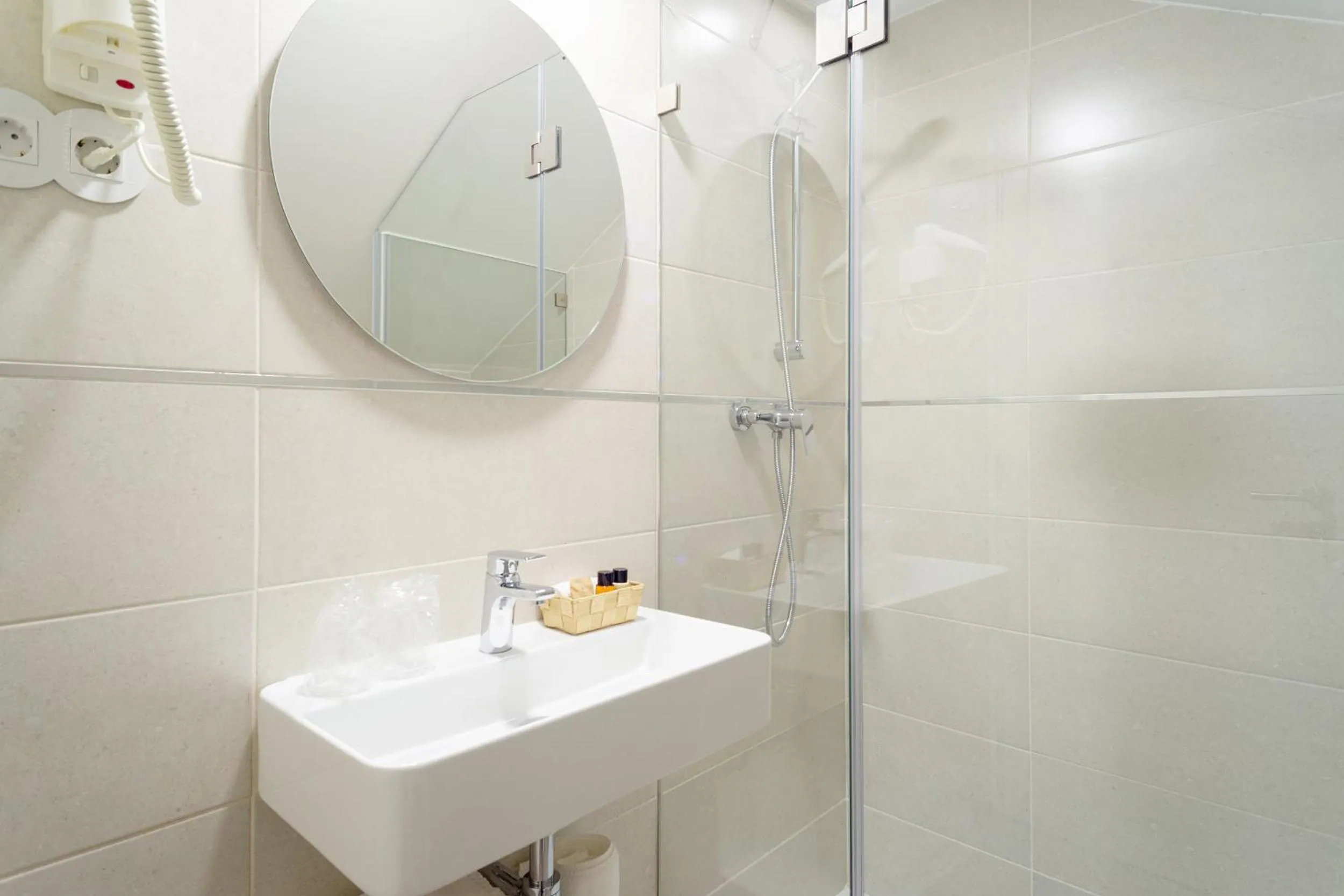 Twin Room in Alojamento da Vila