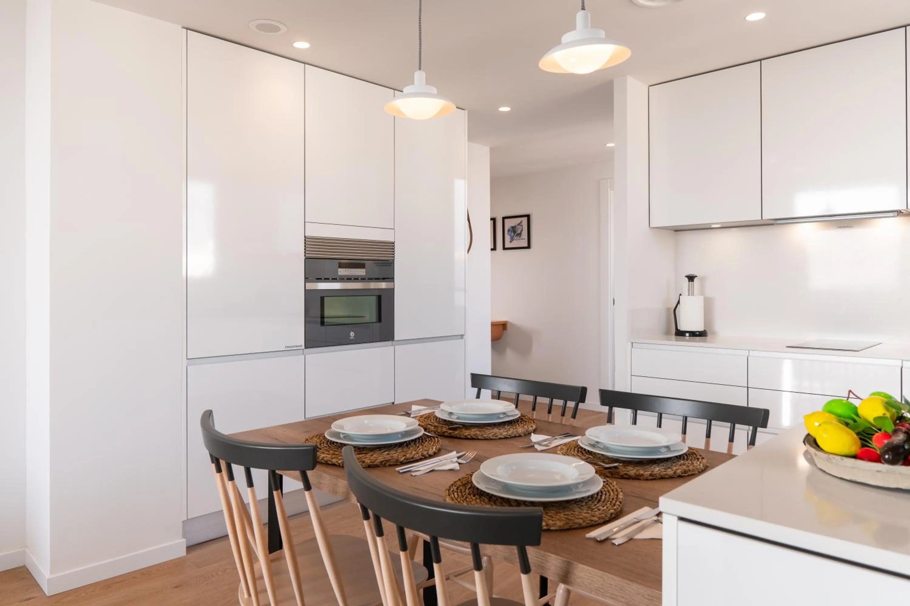 Kitchen or kitchenette in Ahoy Apartments