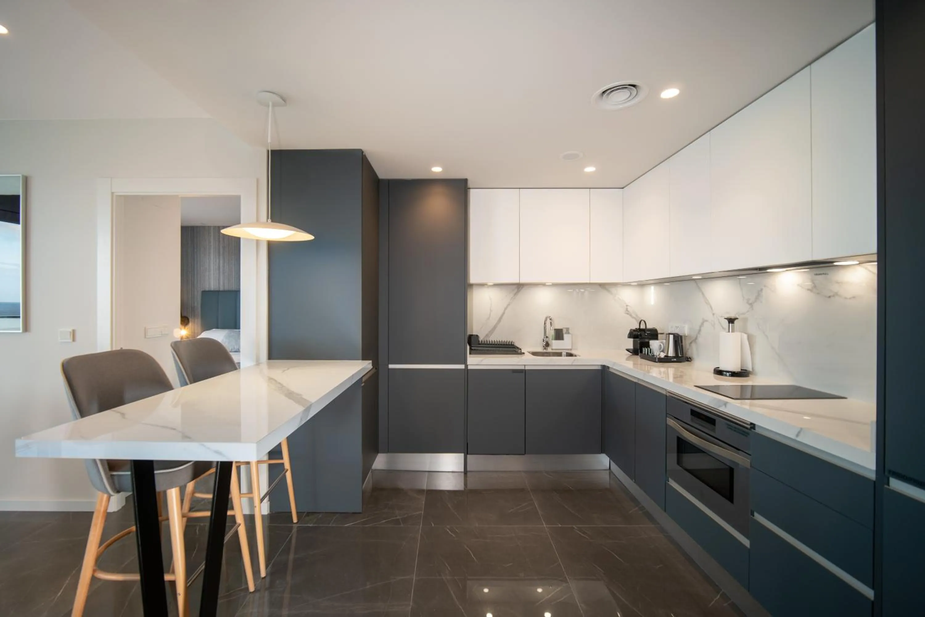Kitchen or kitchenette in Ahoy Apartments