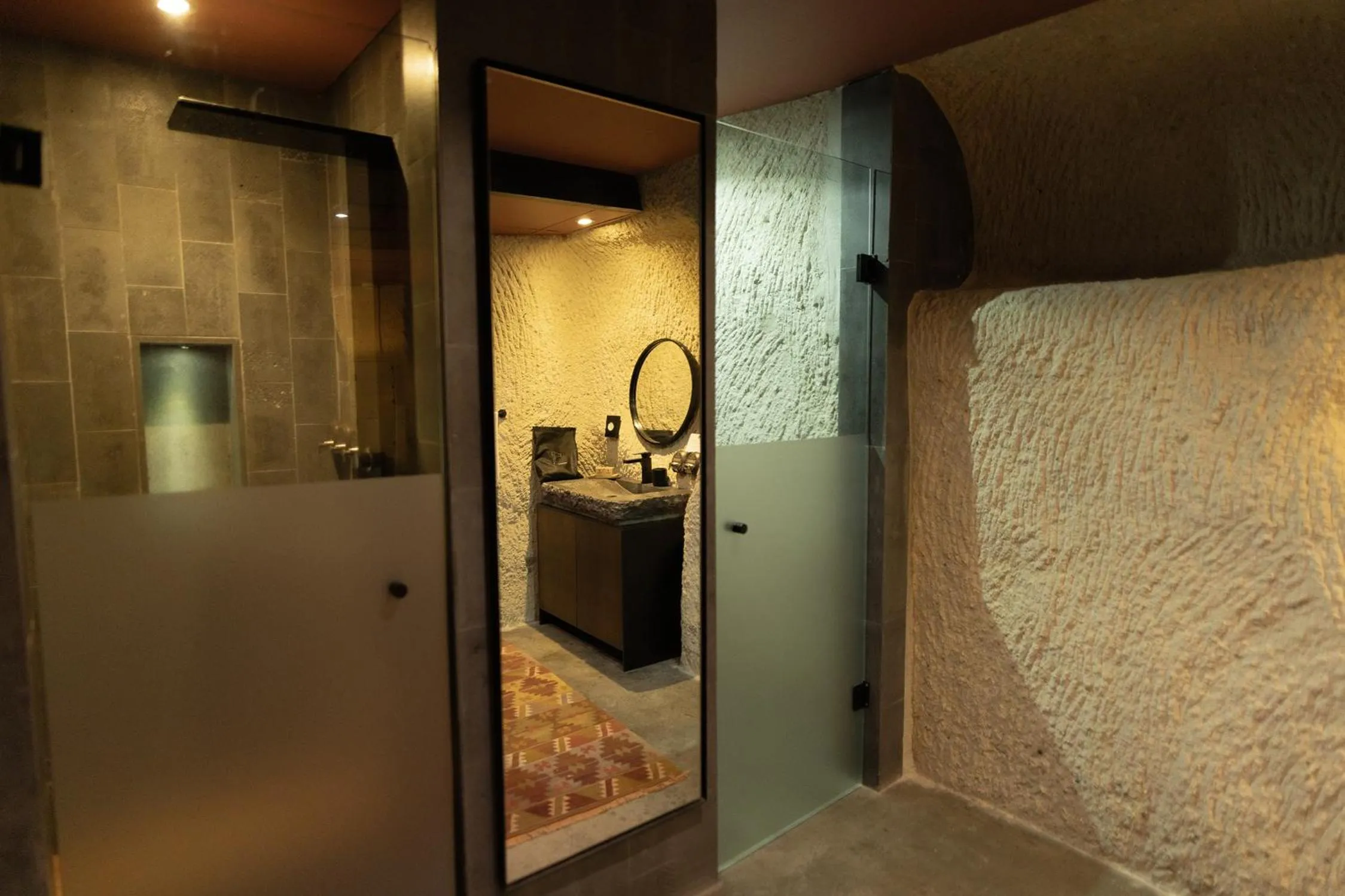 Shower in Carus Cappadocia
