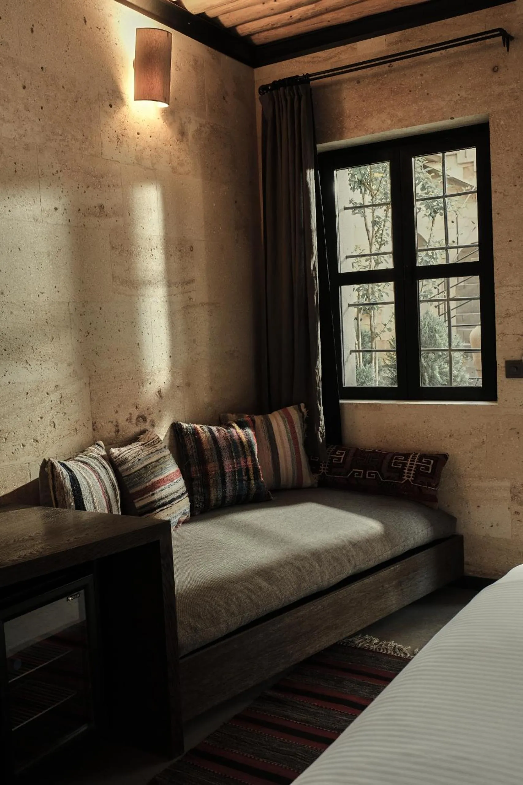 Seating area, Bed in Carus Cappadocia