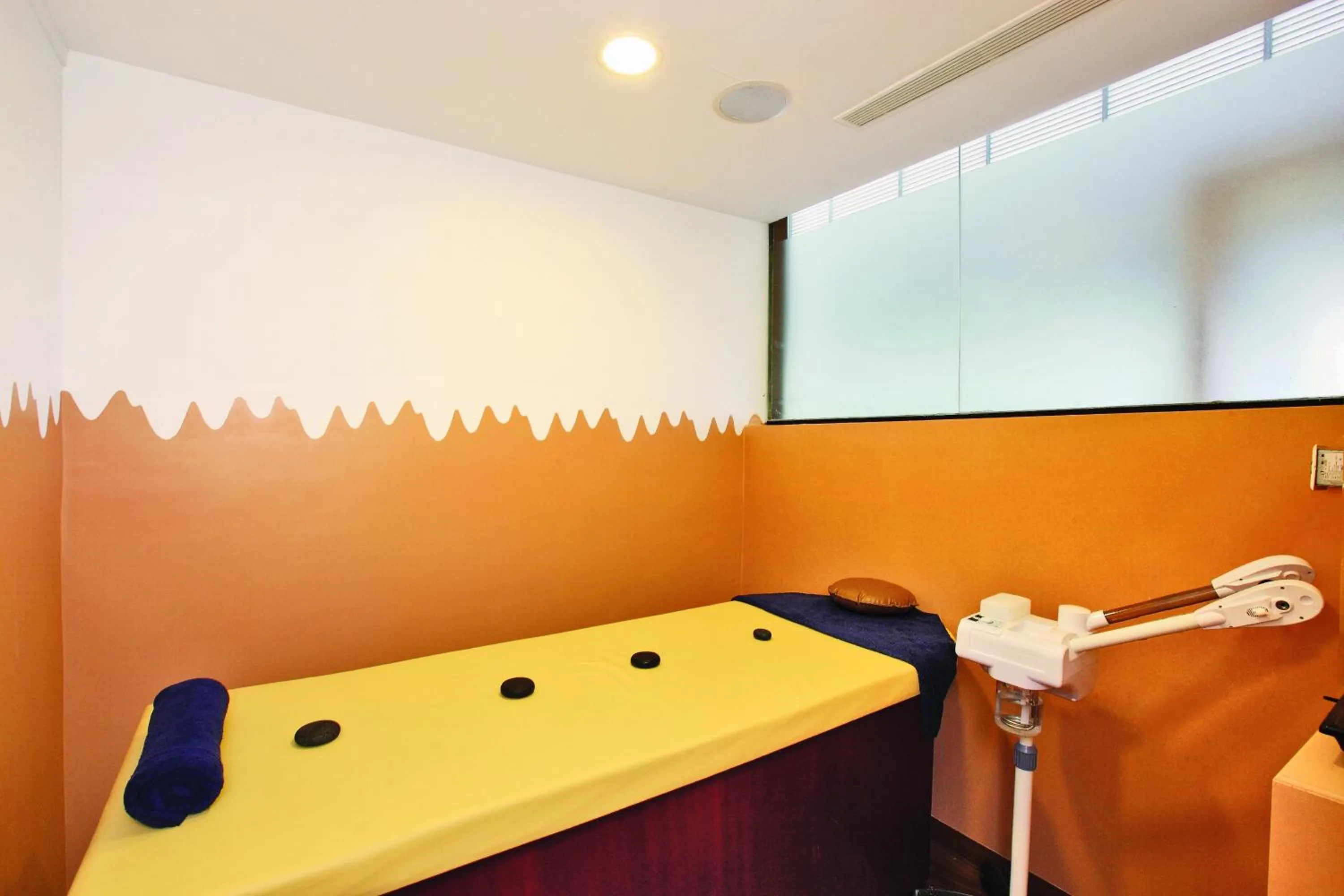 Hot Spring Bath in Holiday Vista Thekkady a premium hotel near periyar wild life sanctuary with sky view pool