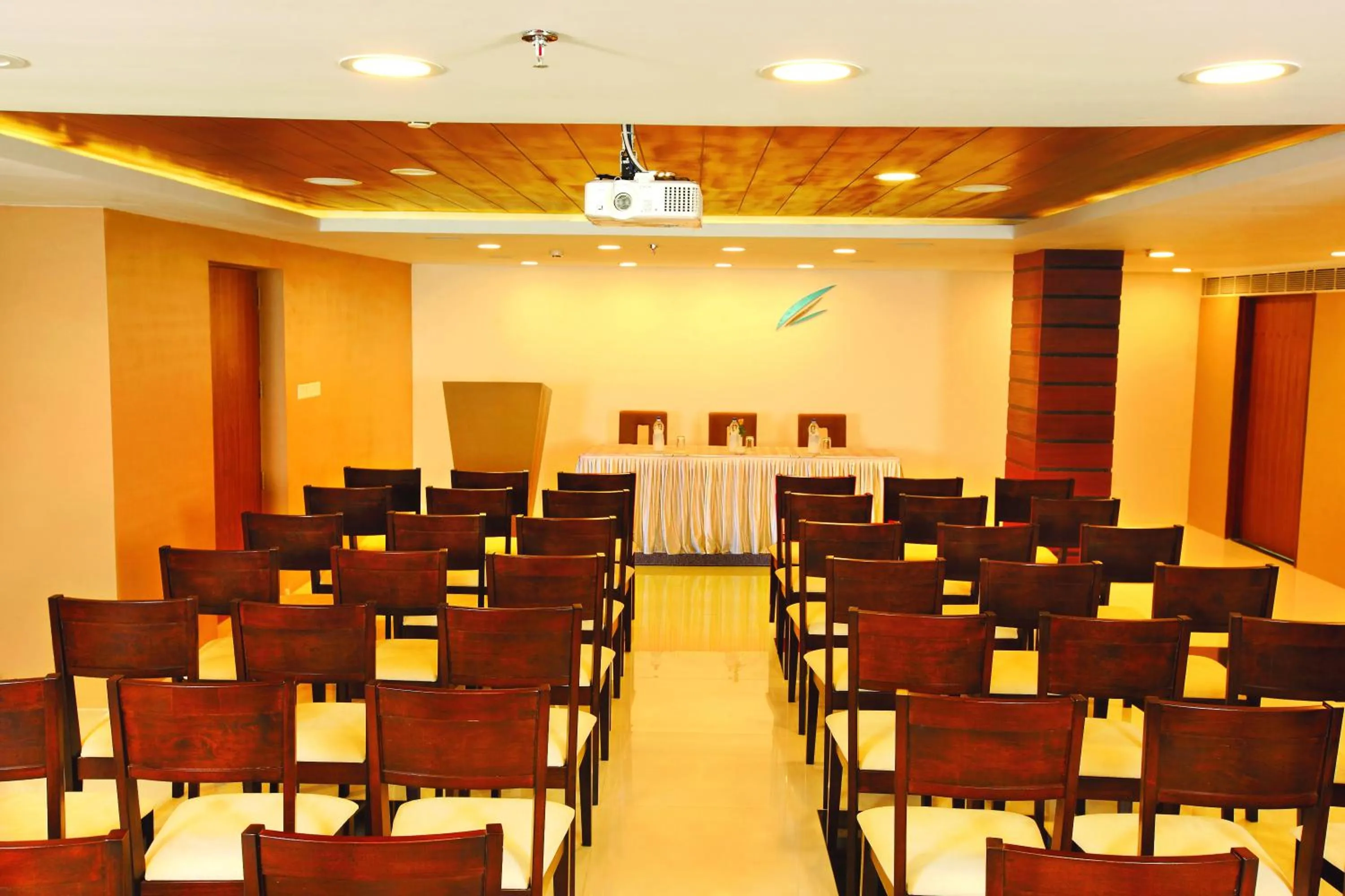 Business facilities in Holiday Vista Thekkady a premium hotel near periyar wild life sanctuary with sky view pool