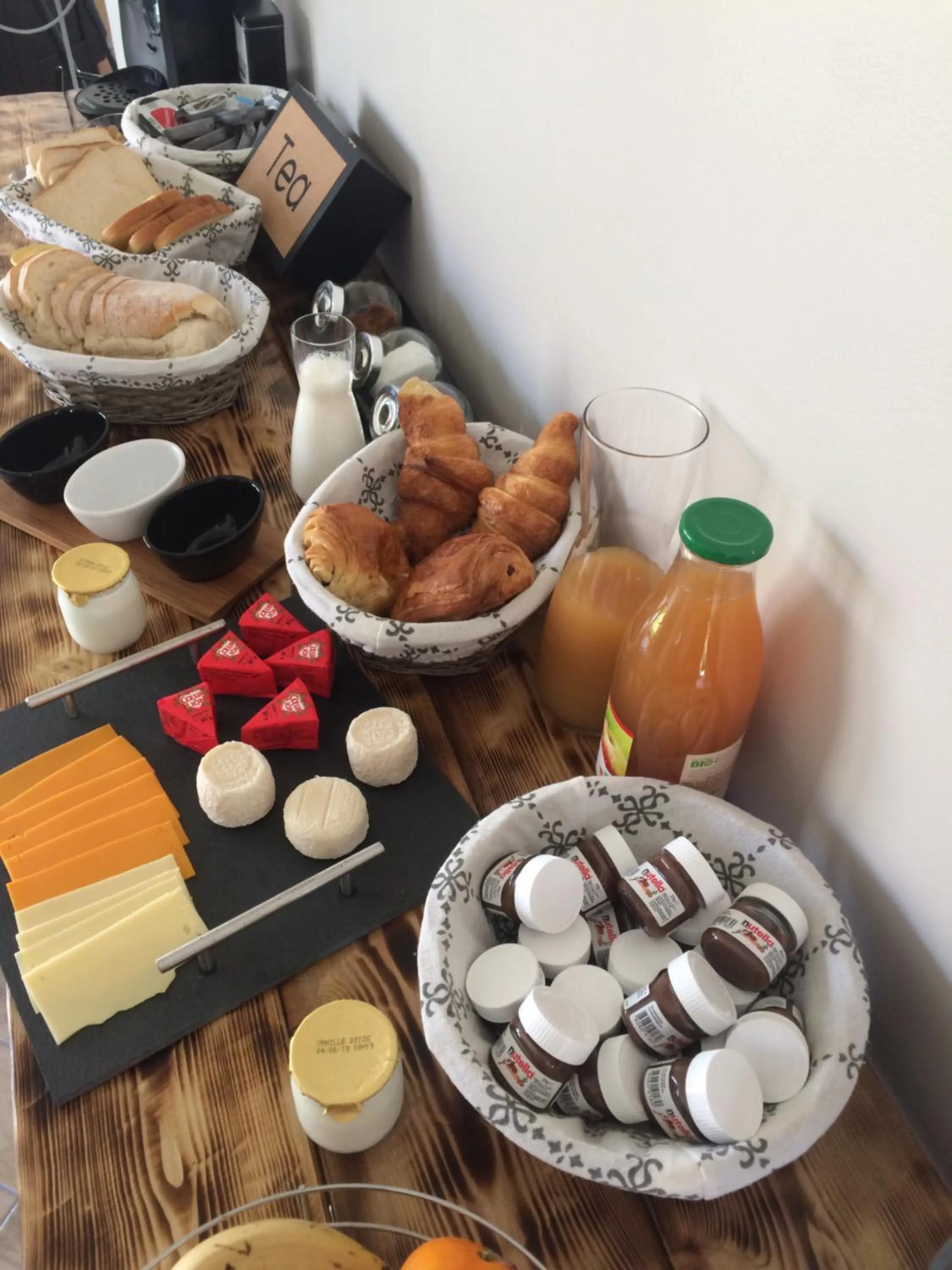 Buffet breakfast in Au pied de la dune