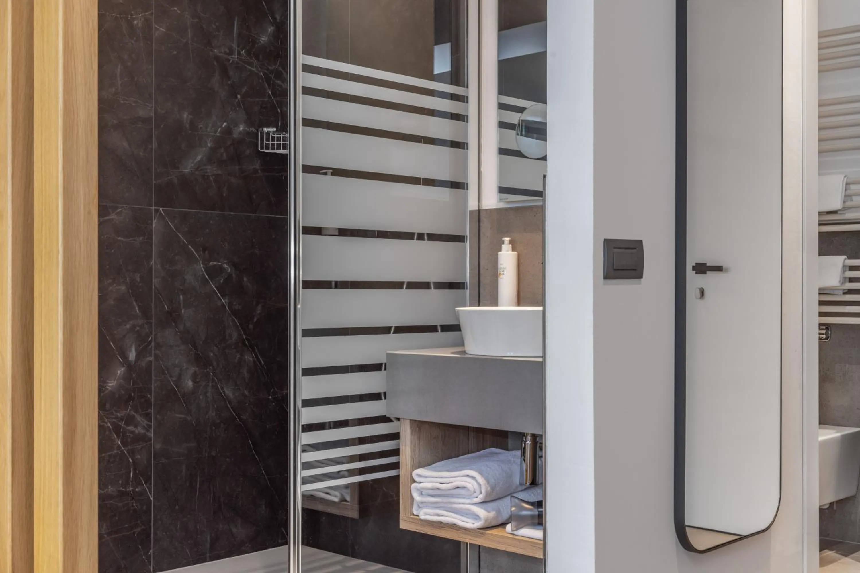 Bathroom in Garda Suite Hotel - Tonelli Hotels