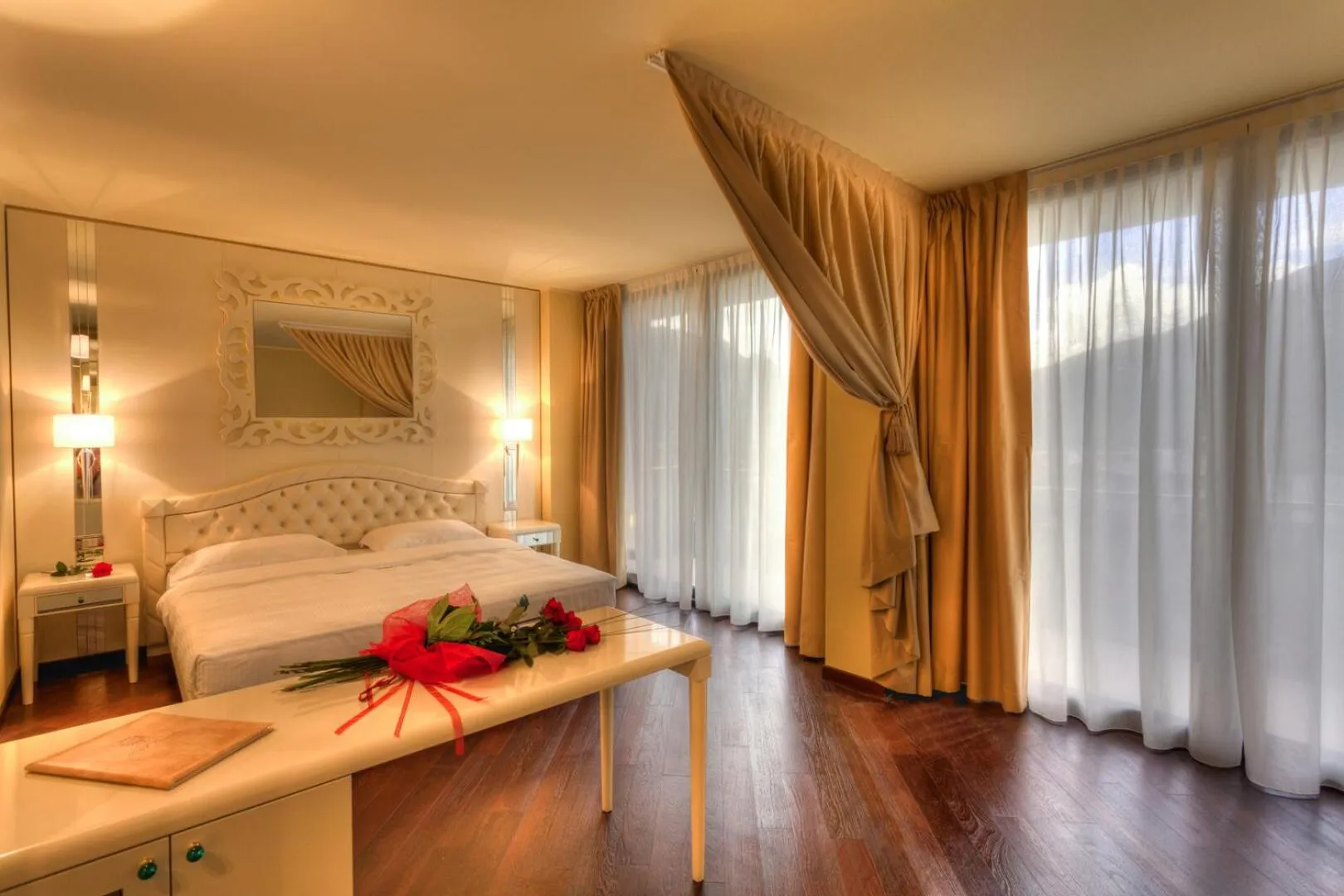 Bedroom, Bed in Garda Suite Hotel - Tonelli Hotels