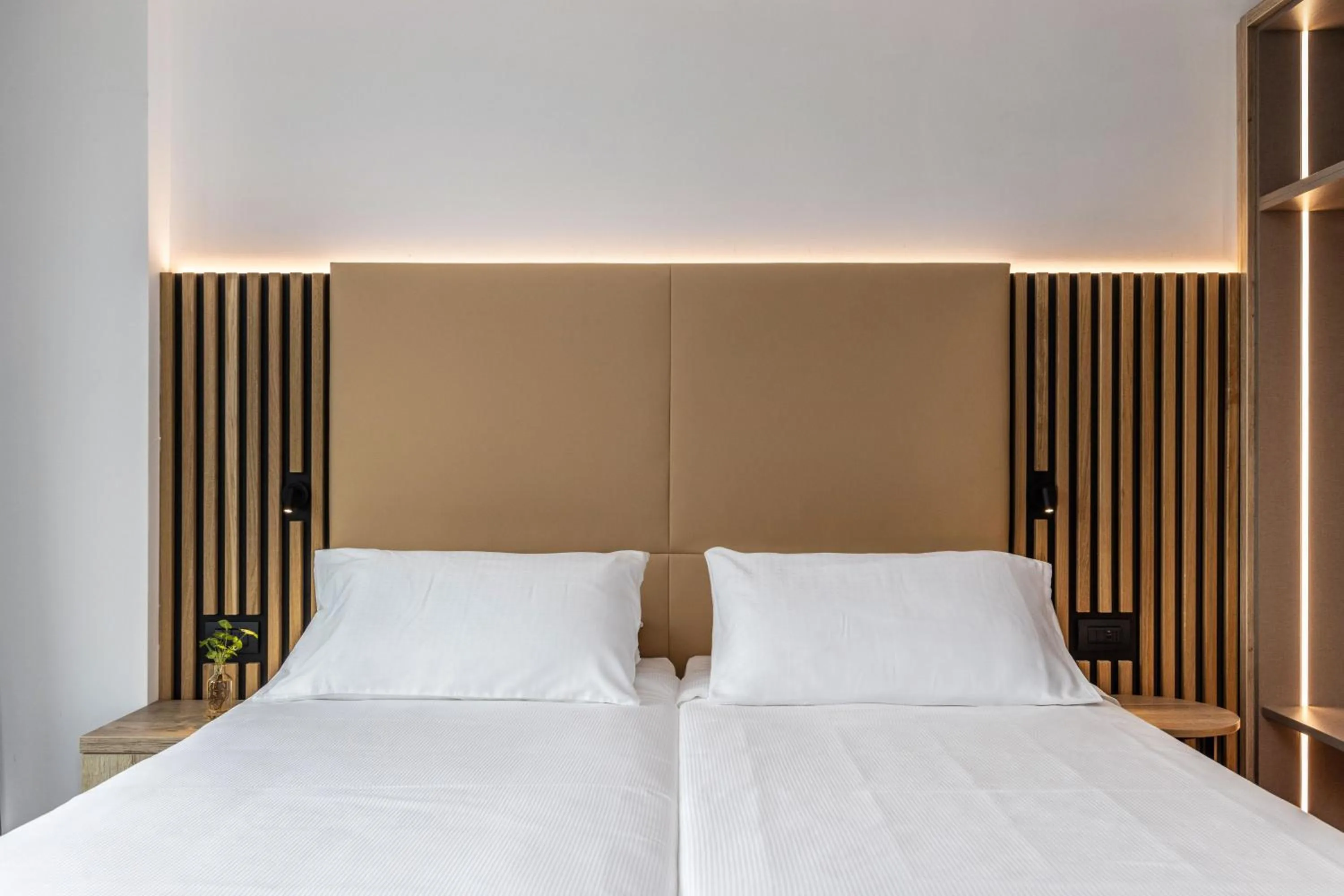 Bedroom, Bed in Garda Suite Hotel - Tonelli Hotels