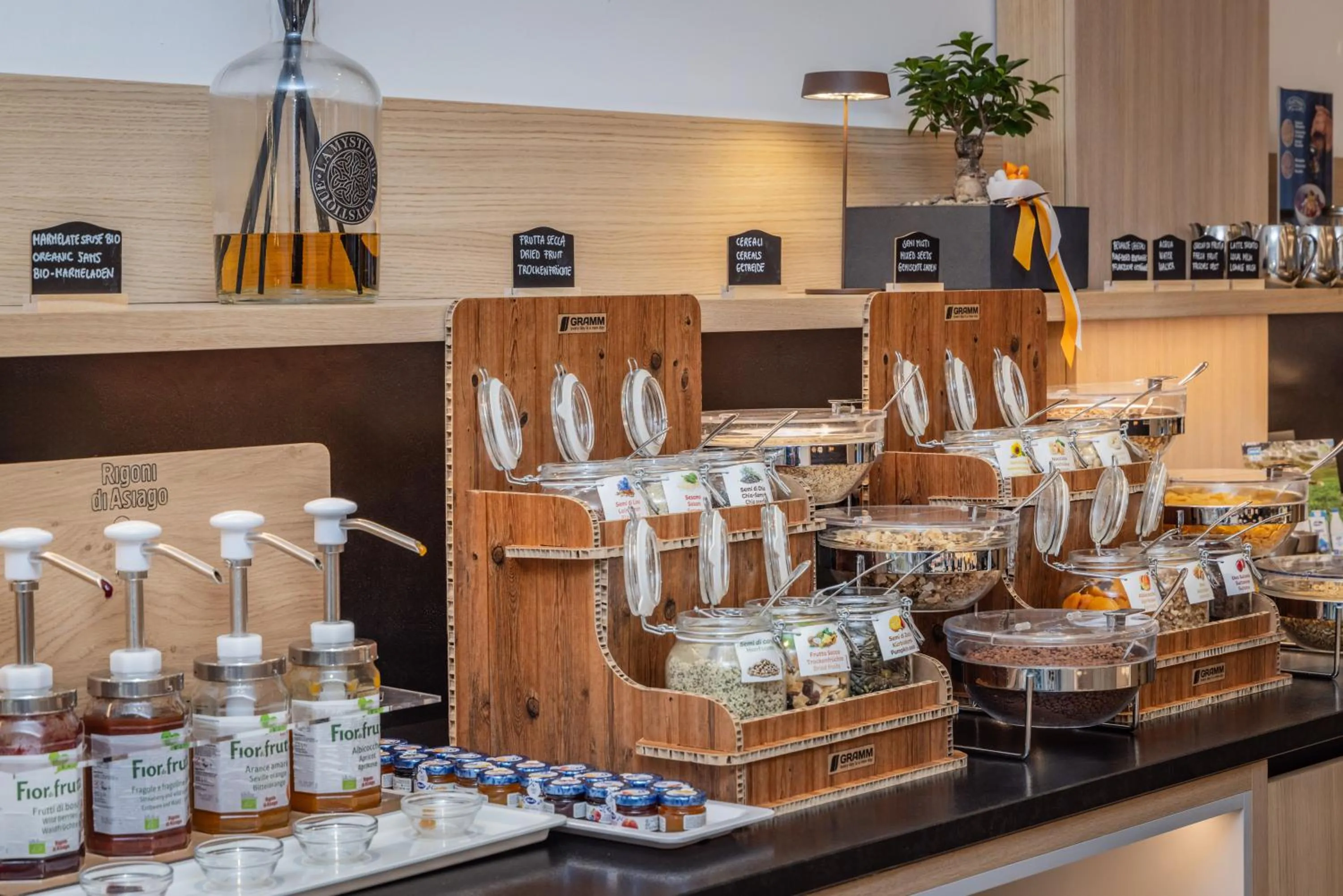 Breakfast in Garda Suite Hotel - Tonelli Hotels