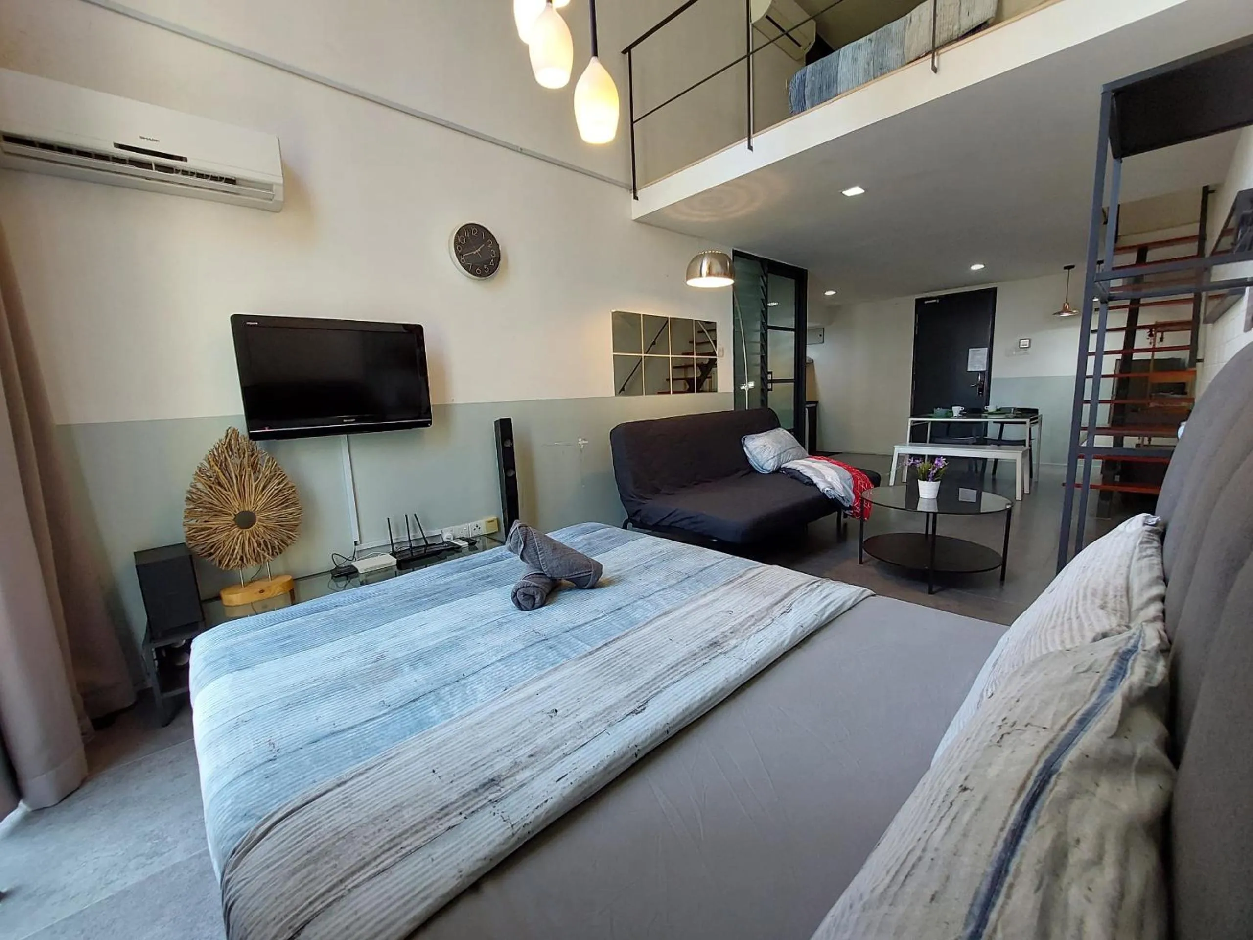 Bed in Inspired Homes, Empire Duplex#1