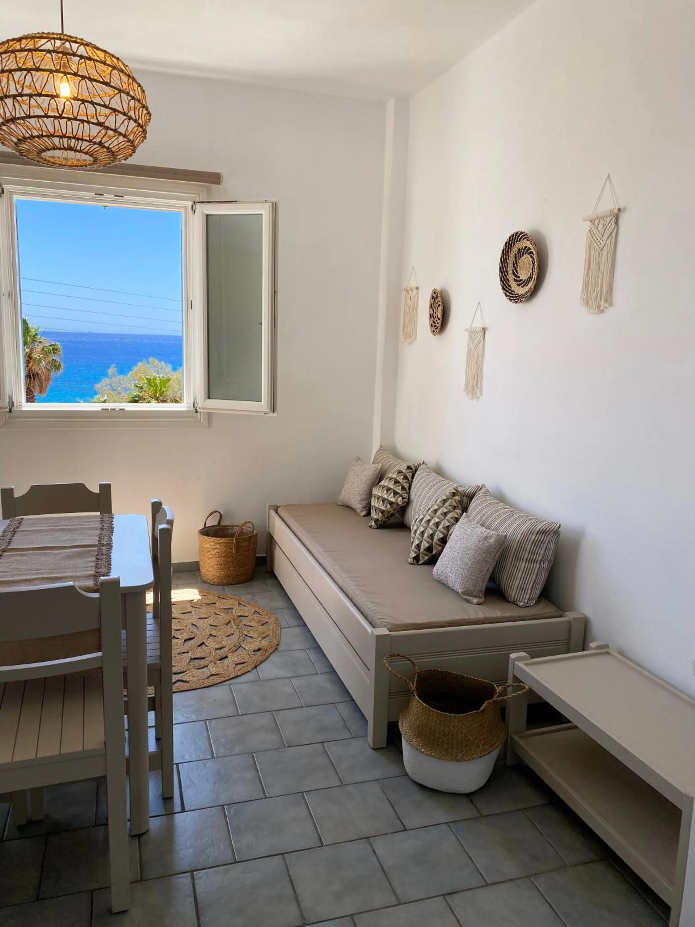 Seating area in Agnadi Syros Beachfront Studios & Rooms