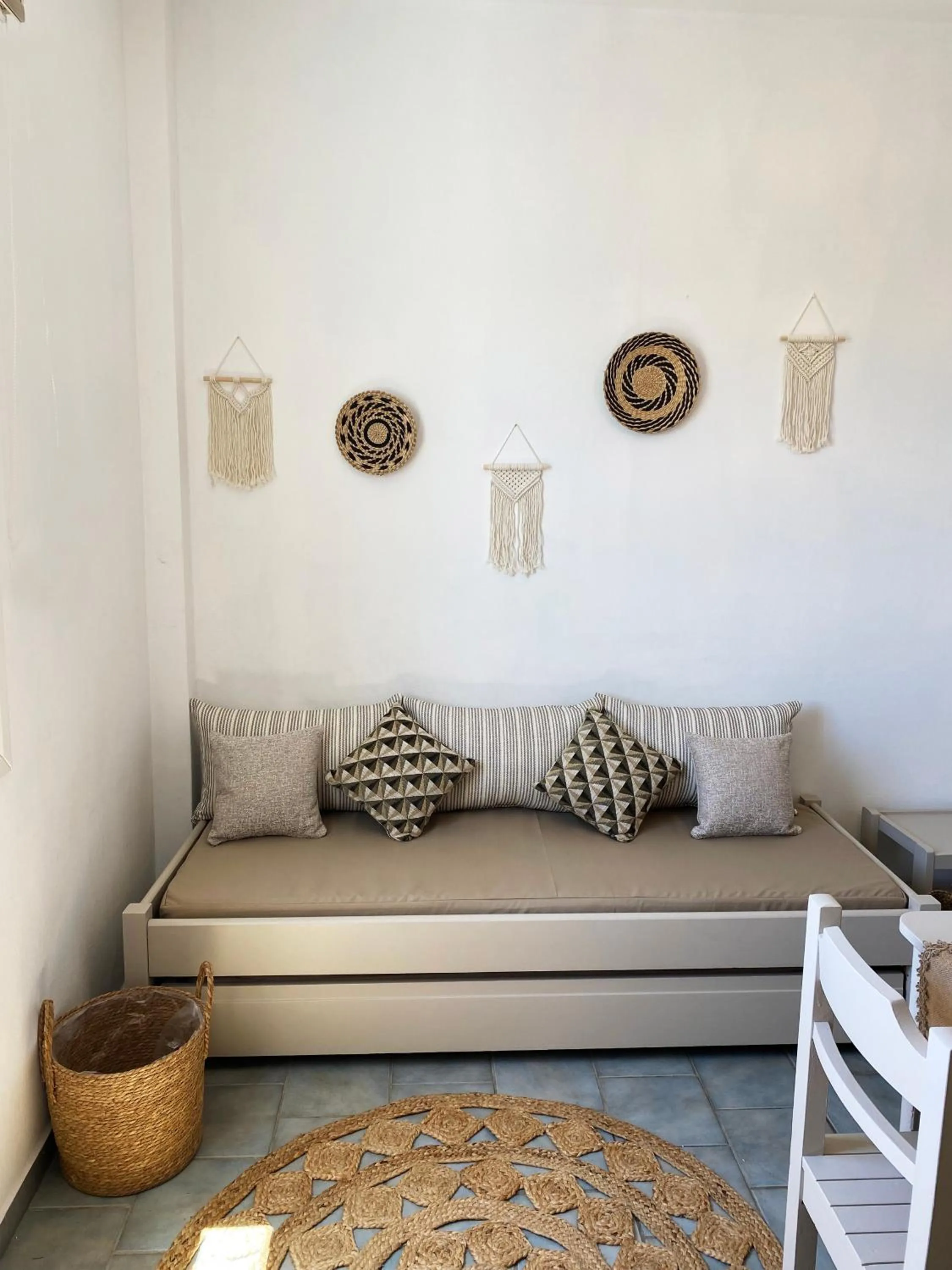 Living room in Agnadi Syros Beachfront Studios & Rooms