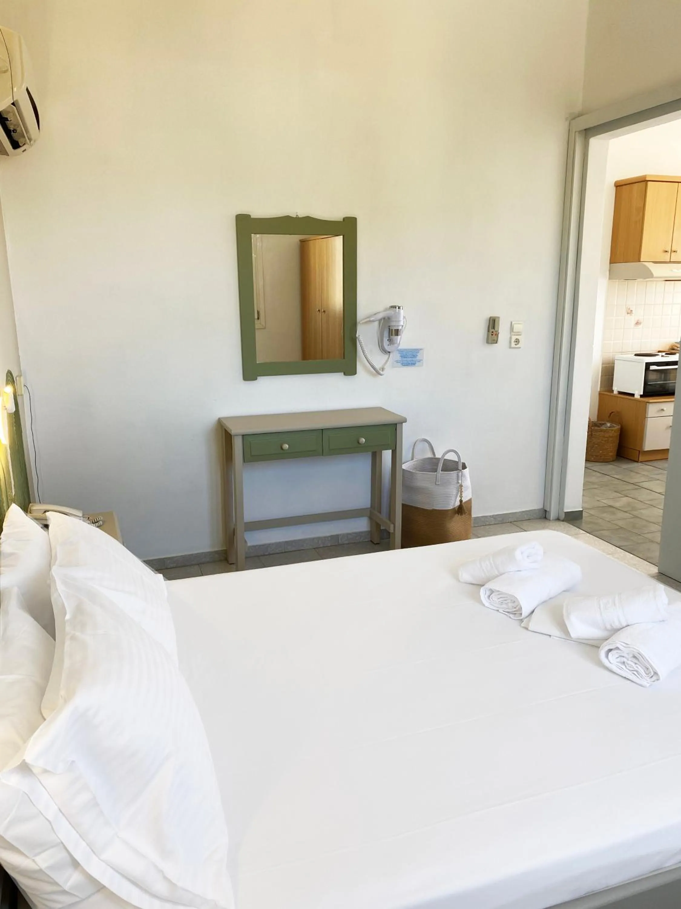 Bedroom, Bed in Agnadi Syros Beachfront Studios & Rooms