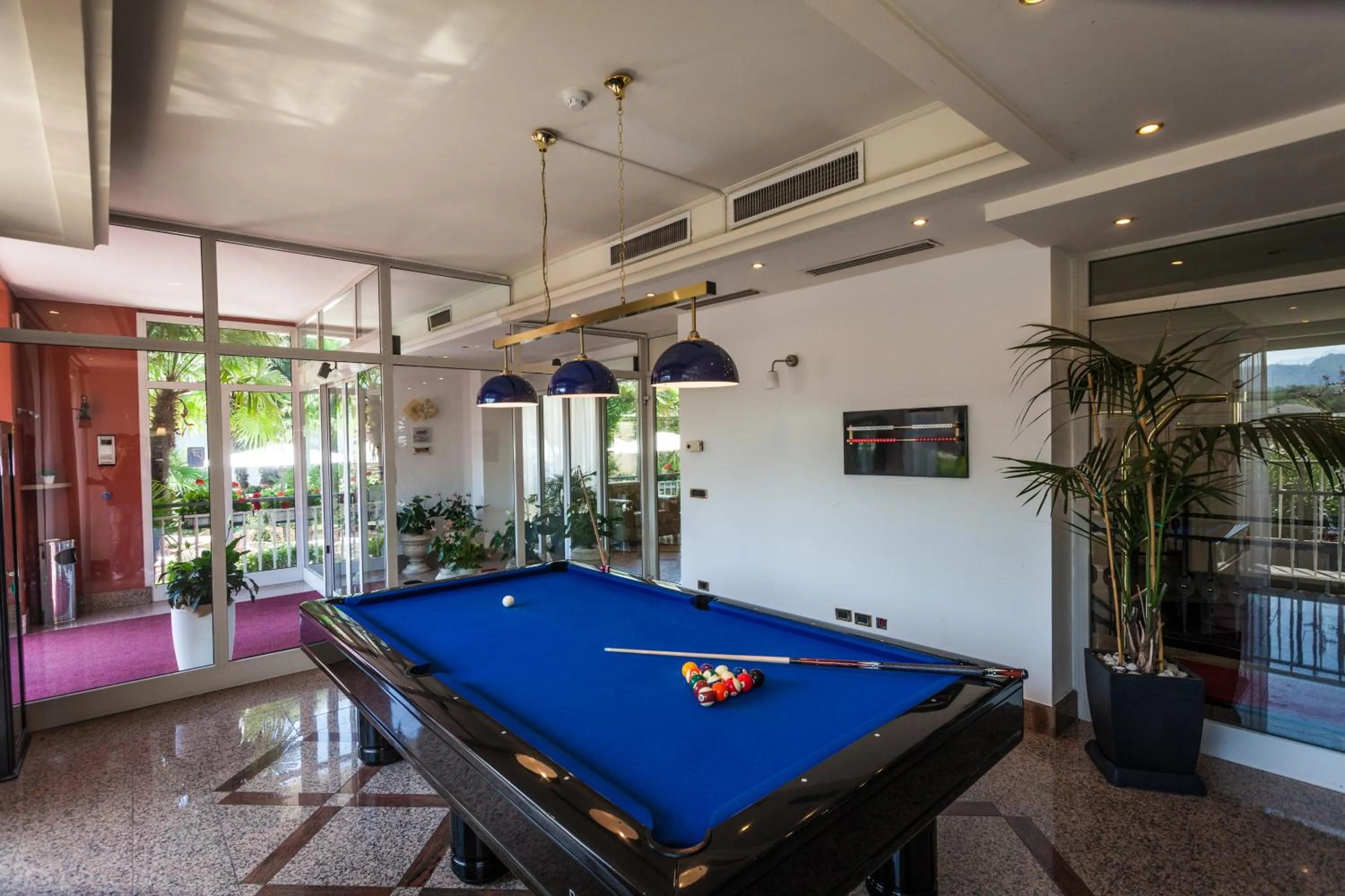 Billiard in Hotel Continental - Tonelli Hotels