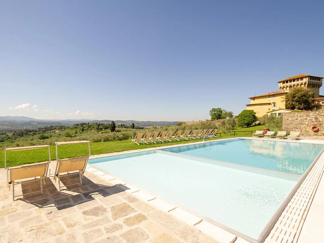 Pool view in Fattoria di Maiano