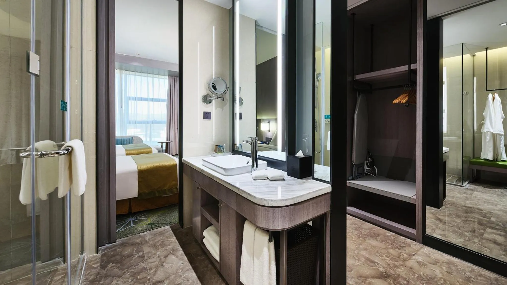 Property building, Bed in Holiday Inn Xining Hot-Spring by IHG