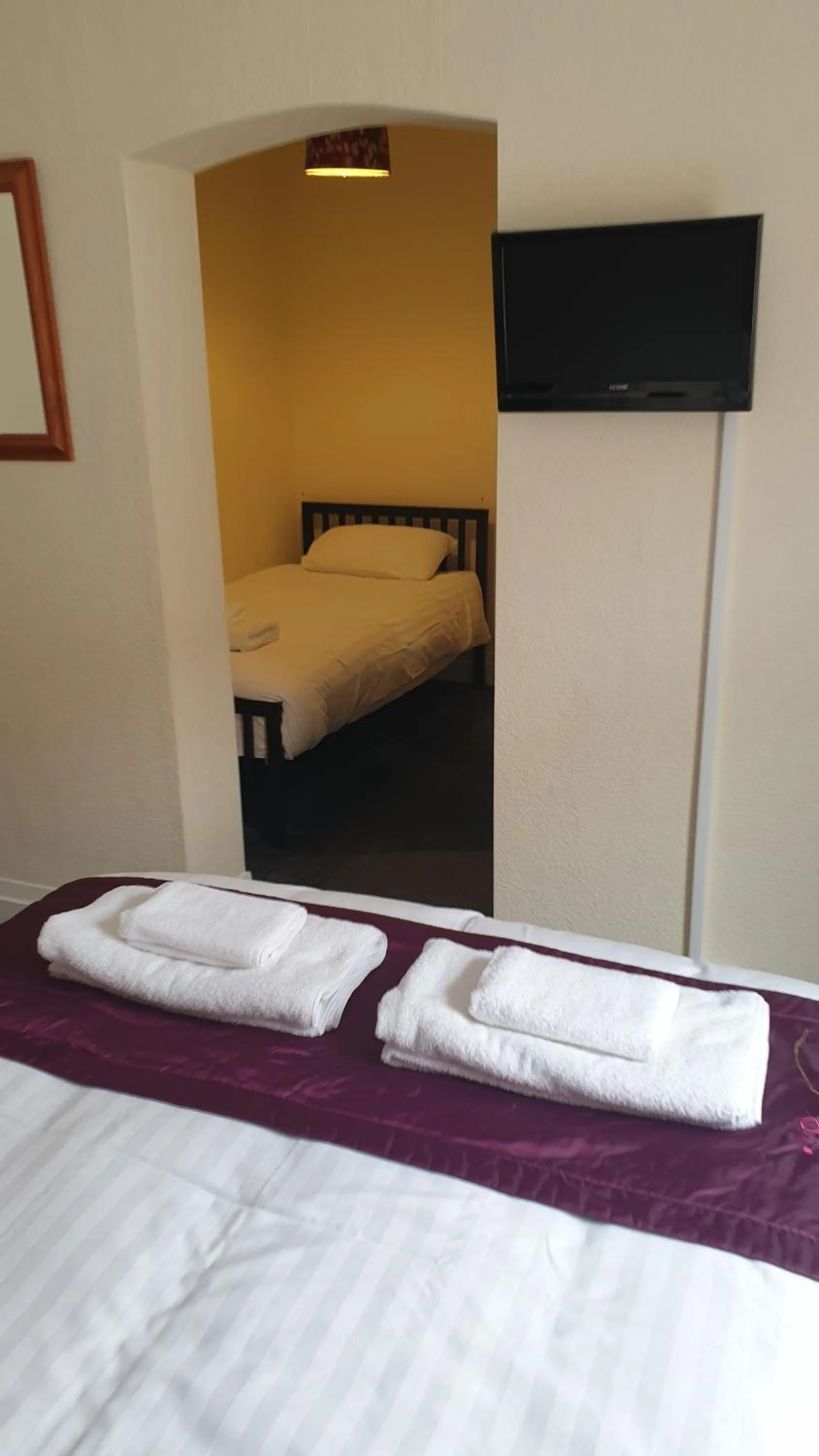 Bedroom, Bed in HOTEL242